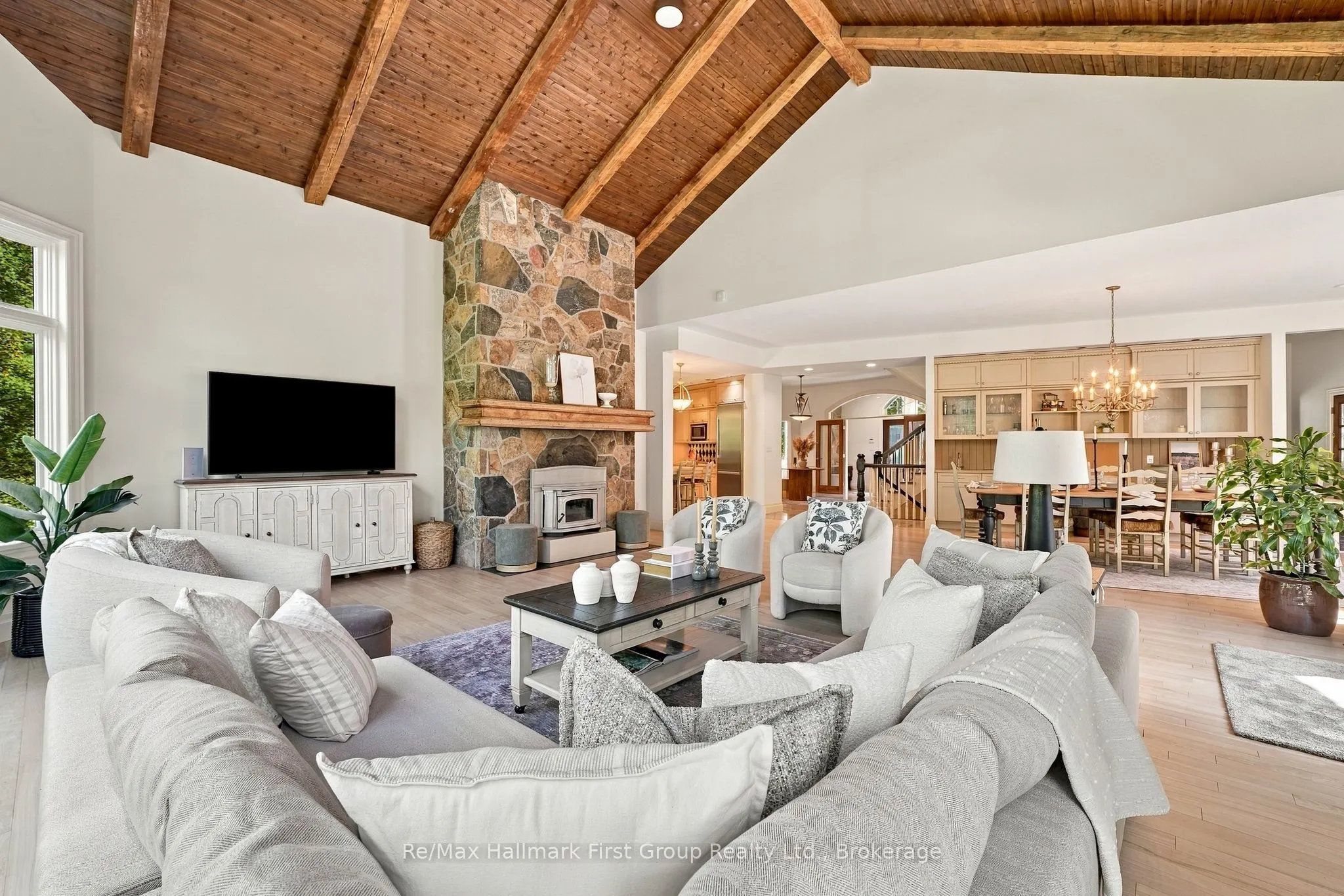 3121 Theatre Road N