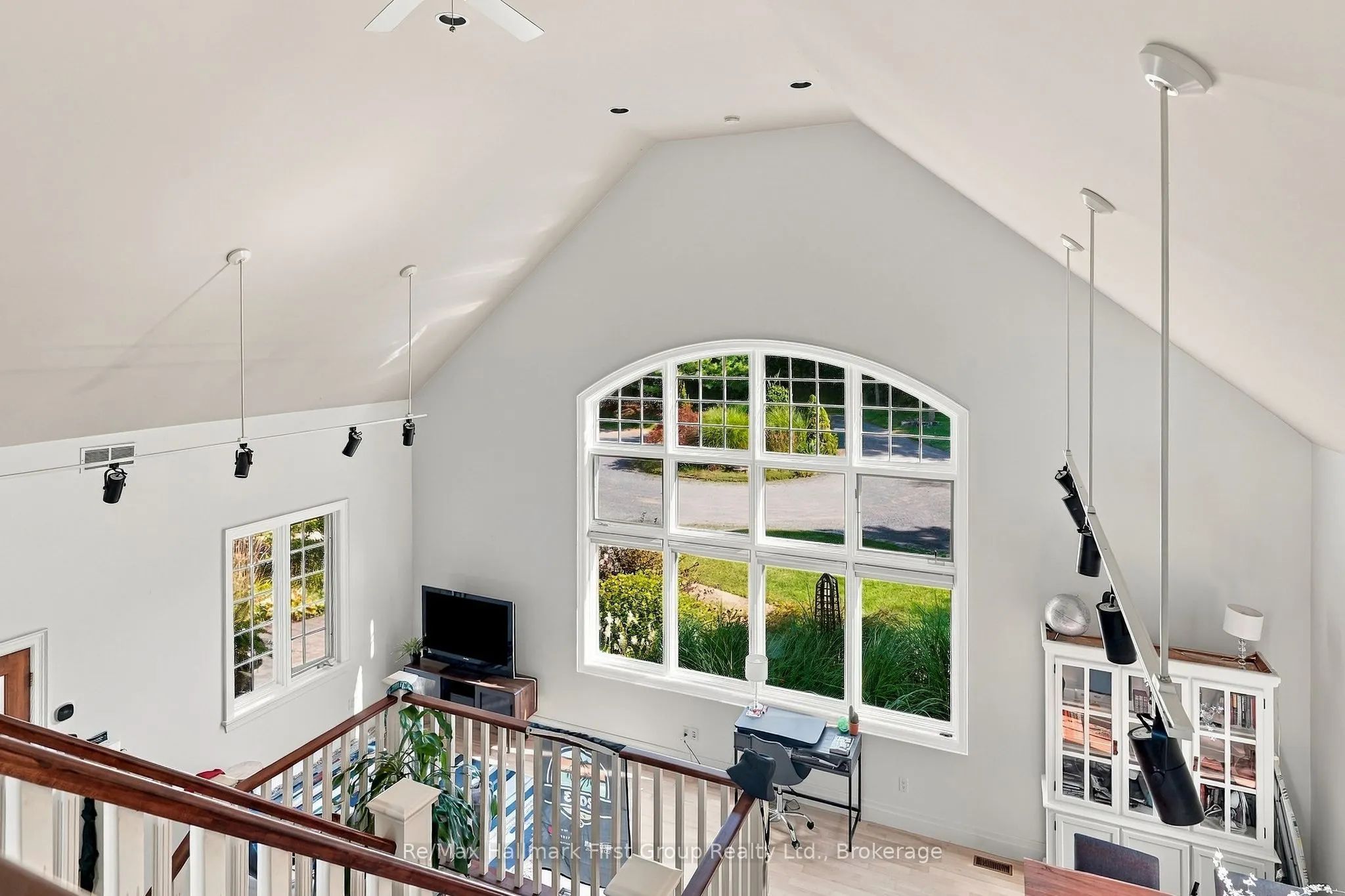 3121 Theatre Road N