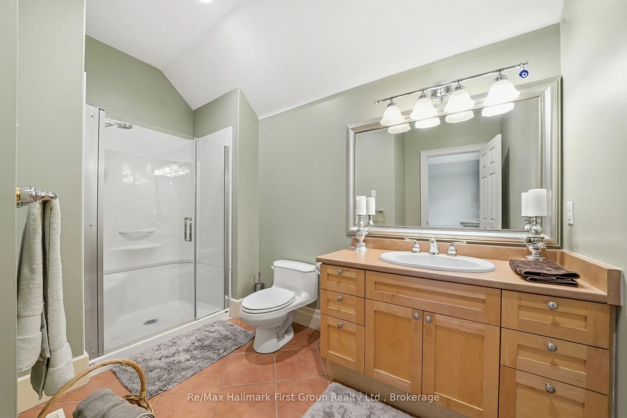 3121 Theatre Road N