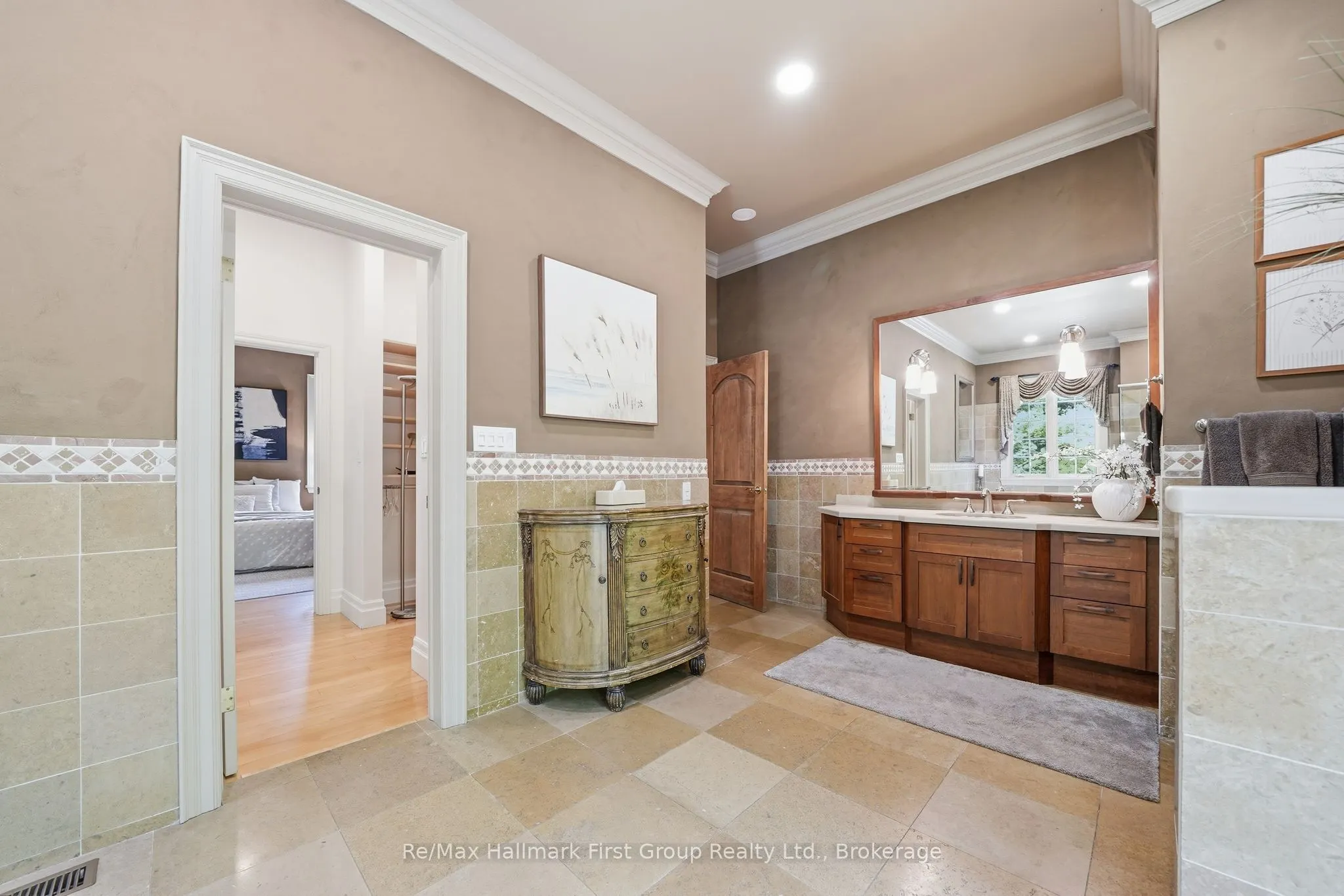 3121 Theatre Road N