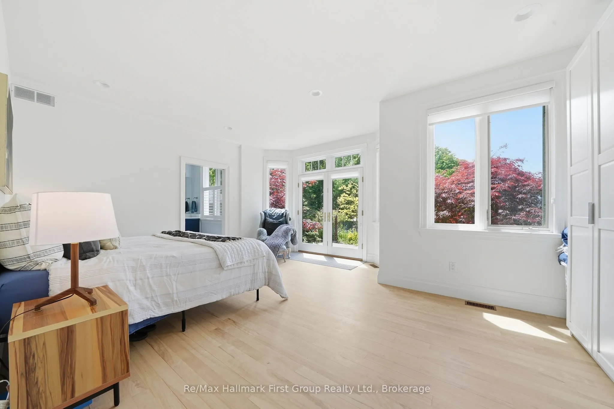 3121 Theatre Road N