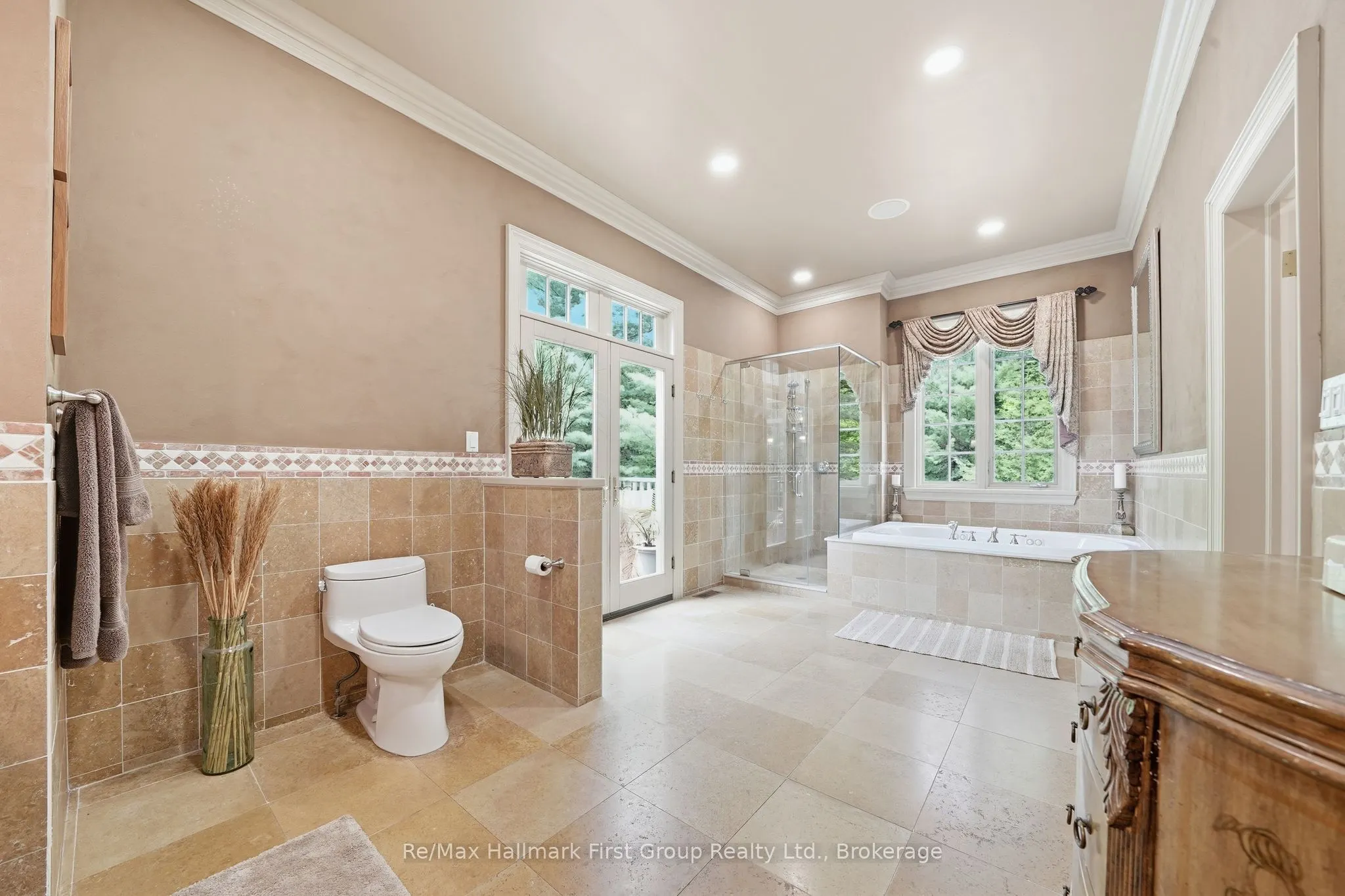 3121 Theatre Road N