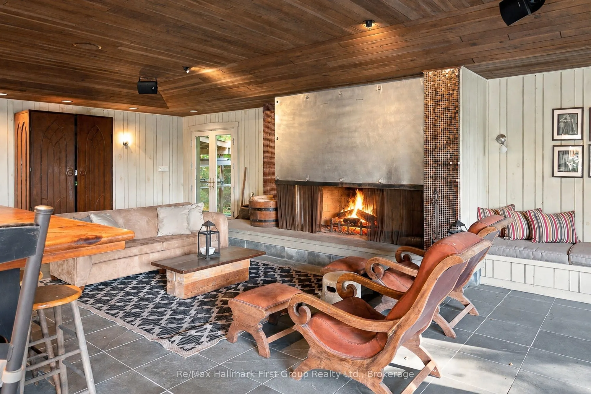 3121 Theatre Road N