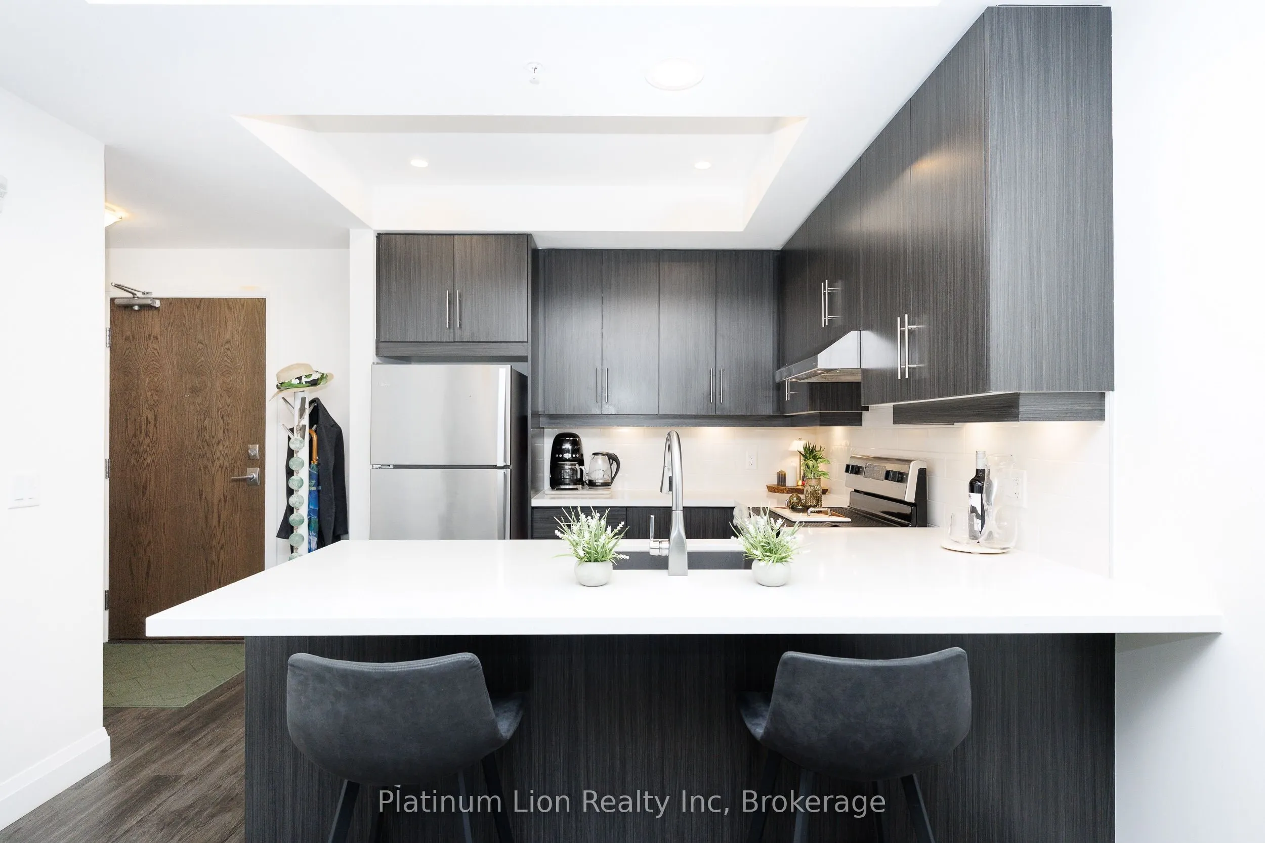 30 Hamilton Street S #201
