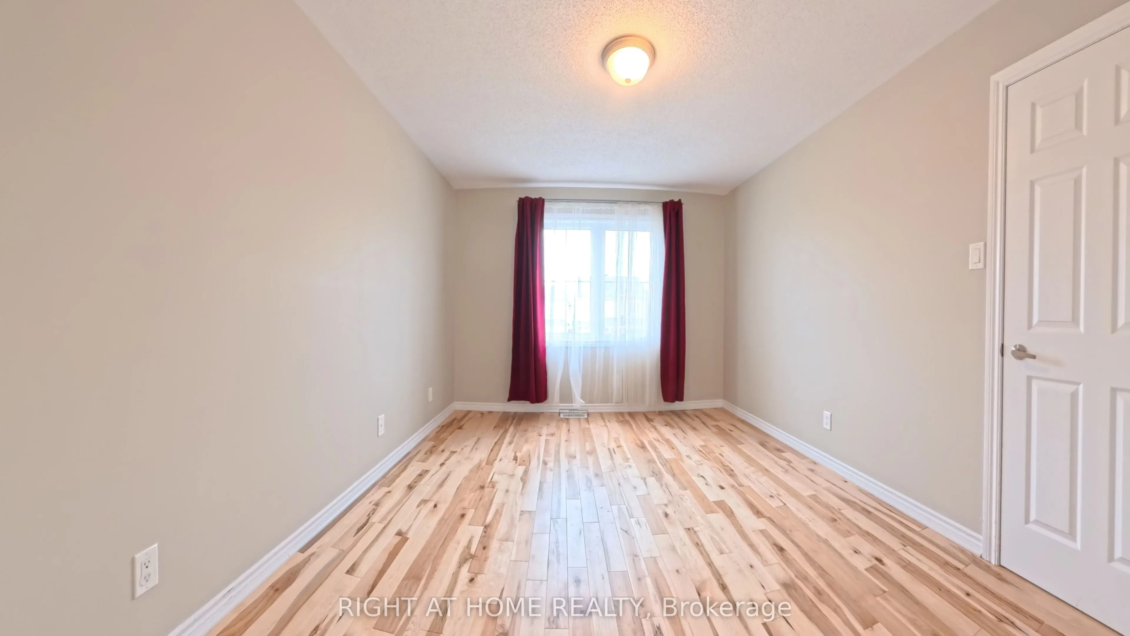 566 Dundonald Drive