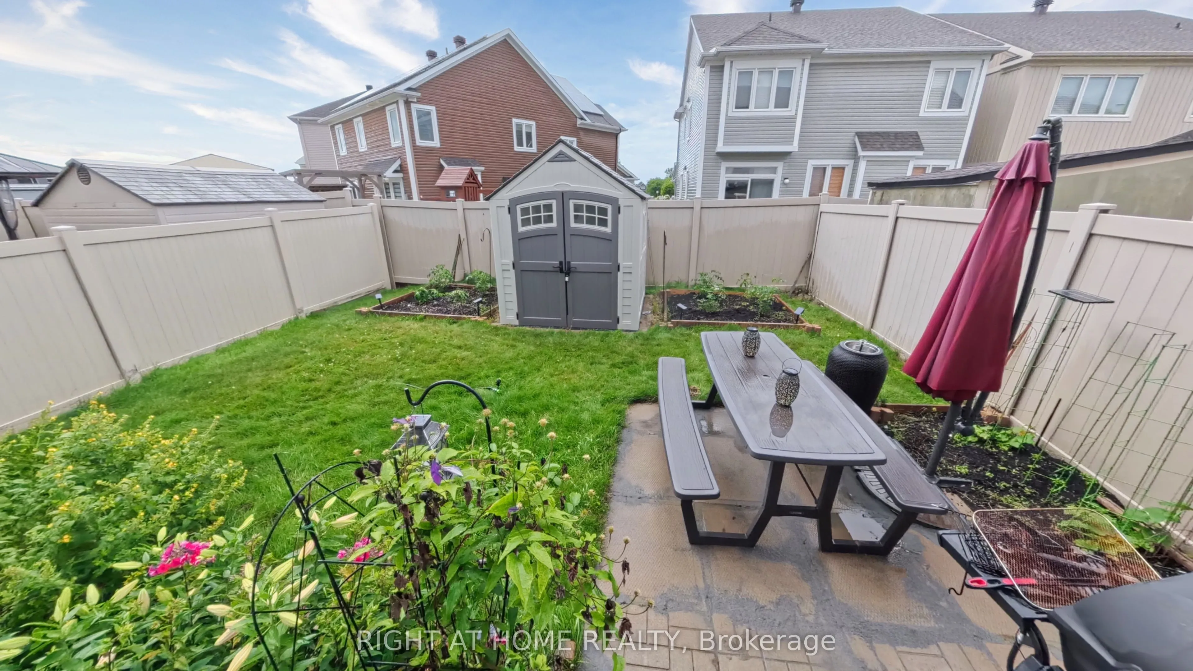 566 Dundonald Drive