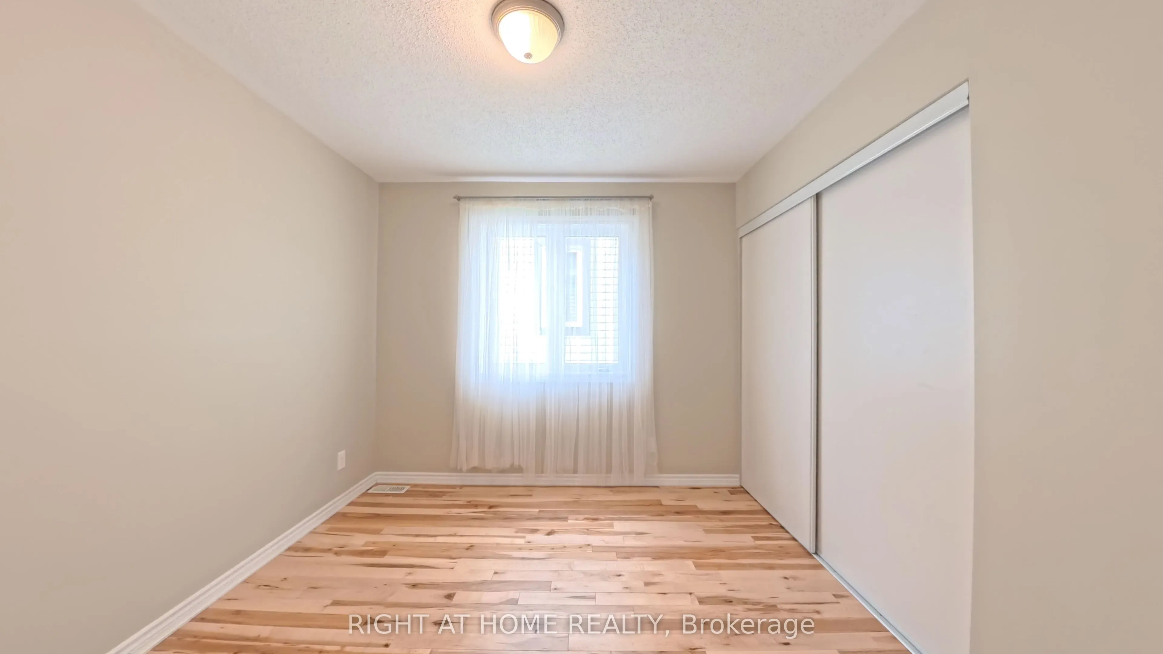 566 Dundonald Drive
