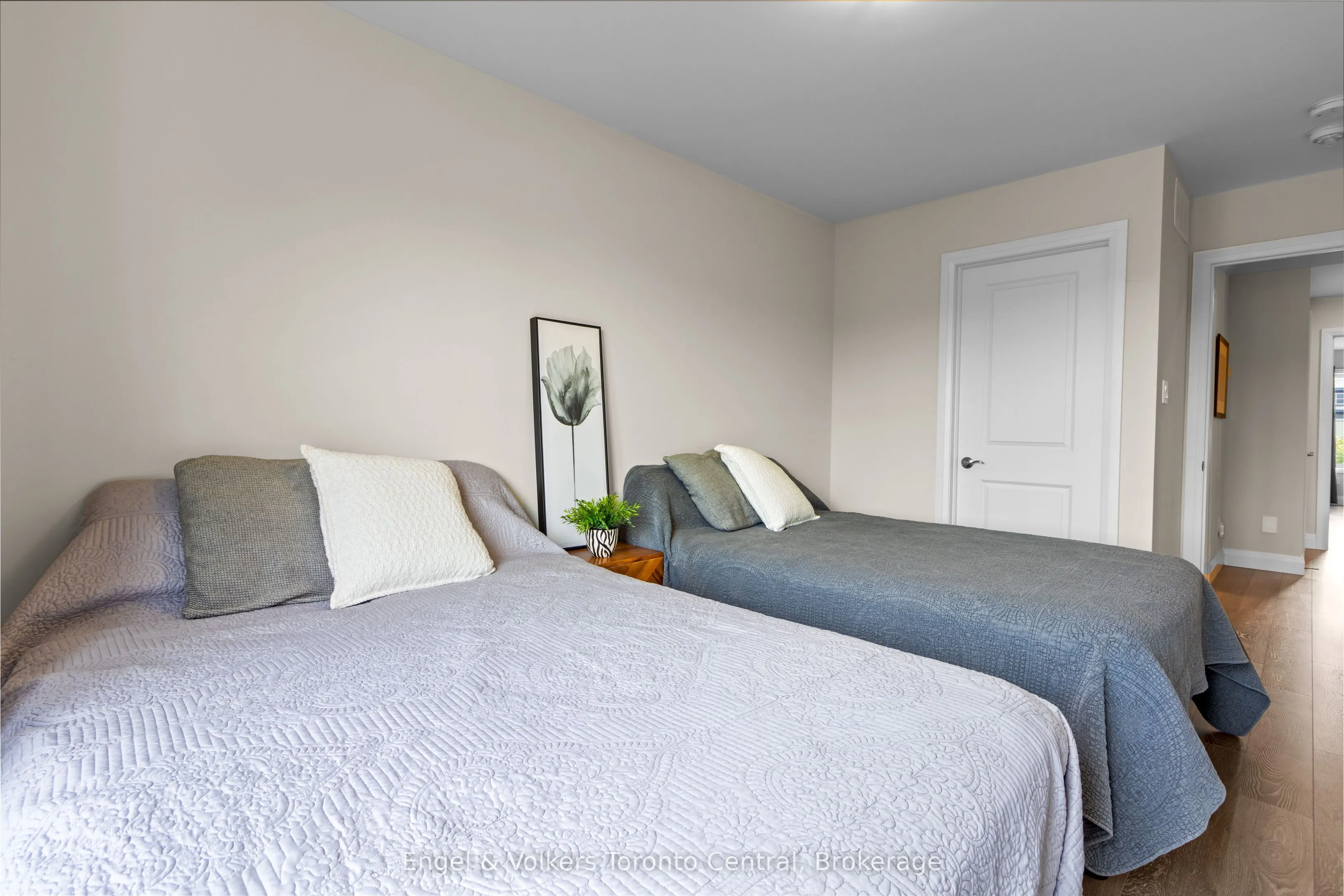 360 YELLOW BIRCH Crescent