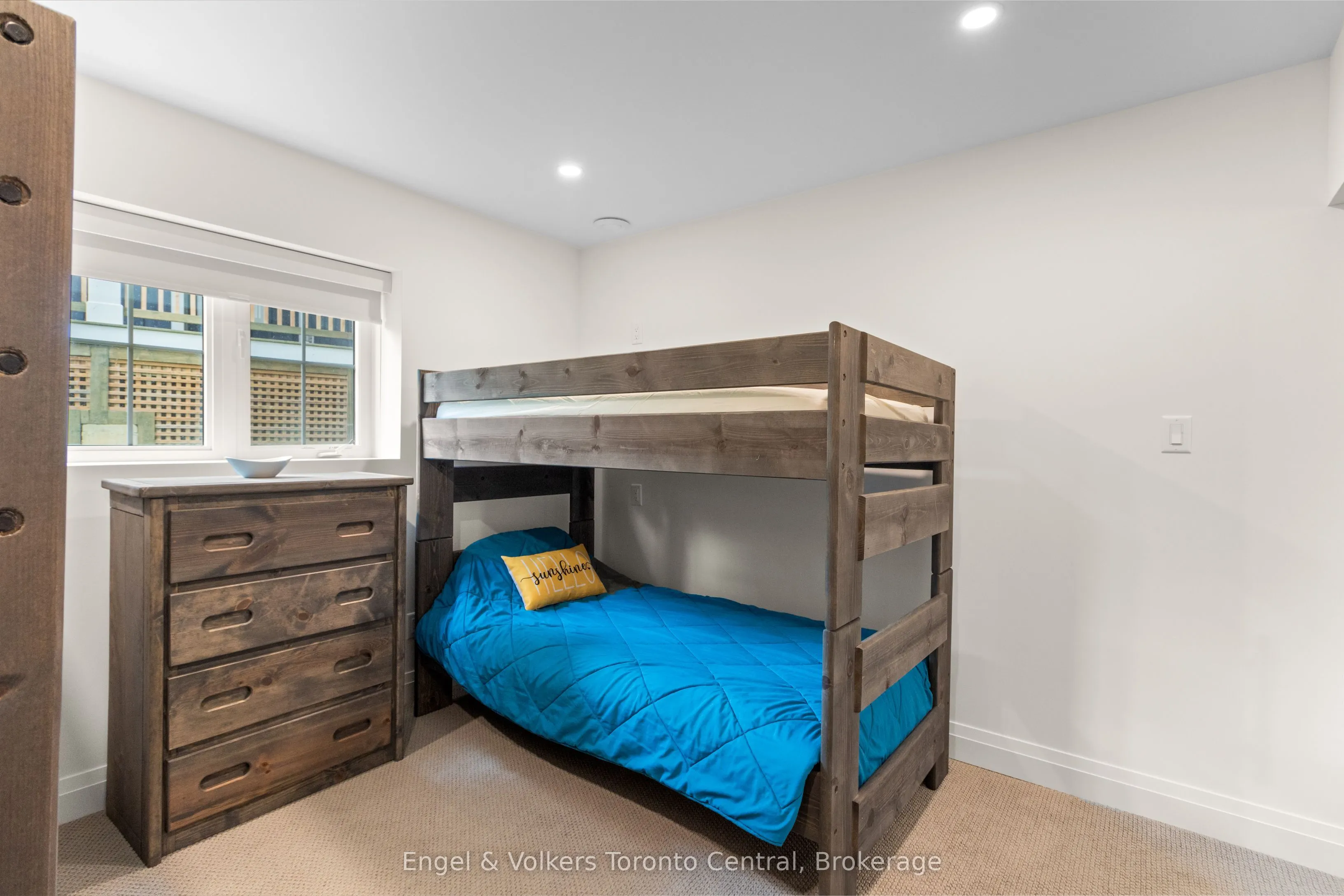 360 YELLOW BIRCH Crescent