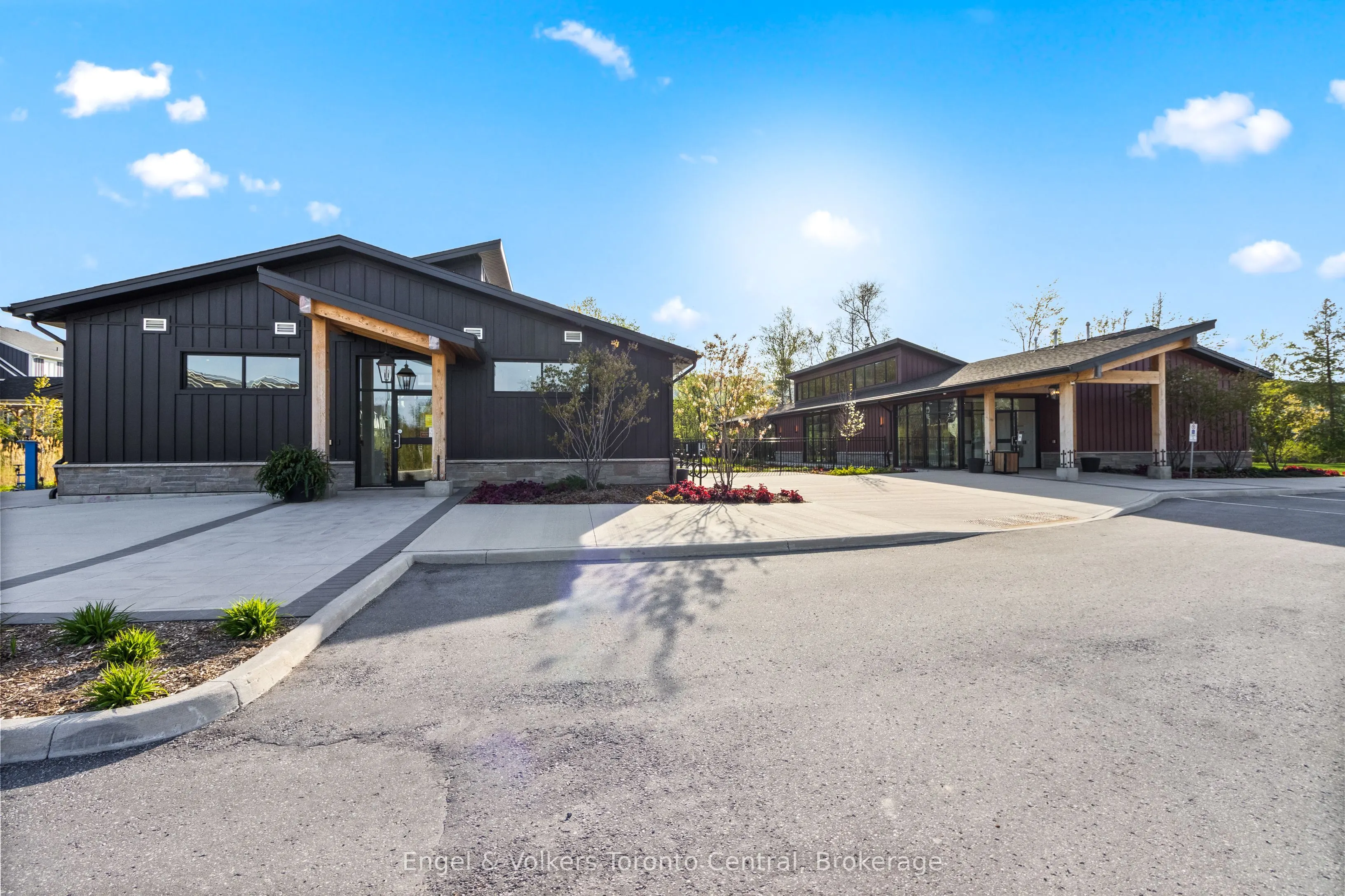360 YELLOW BIRCH Crescent