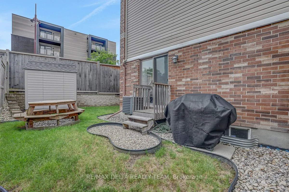 275 Eric Czapnik Way