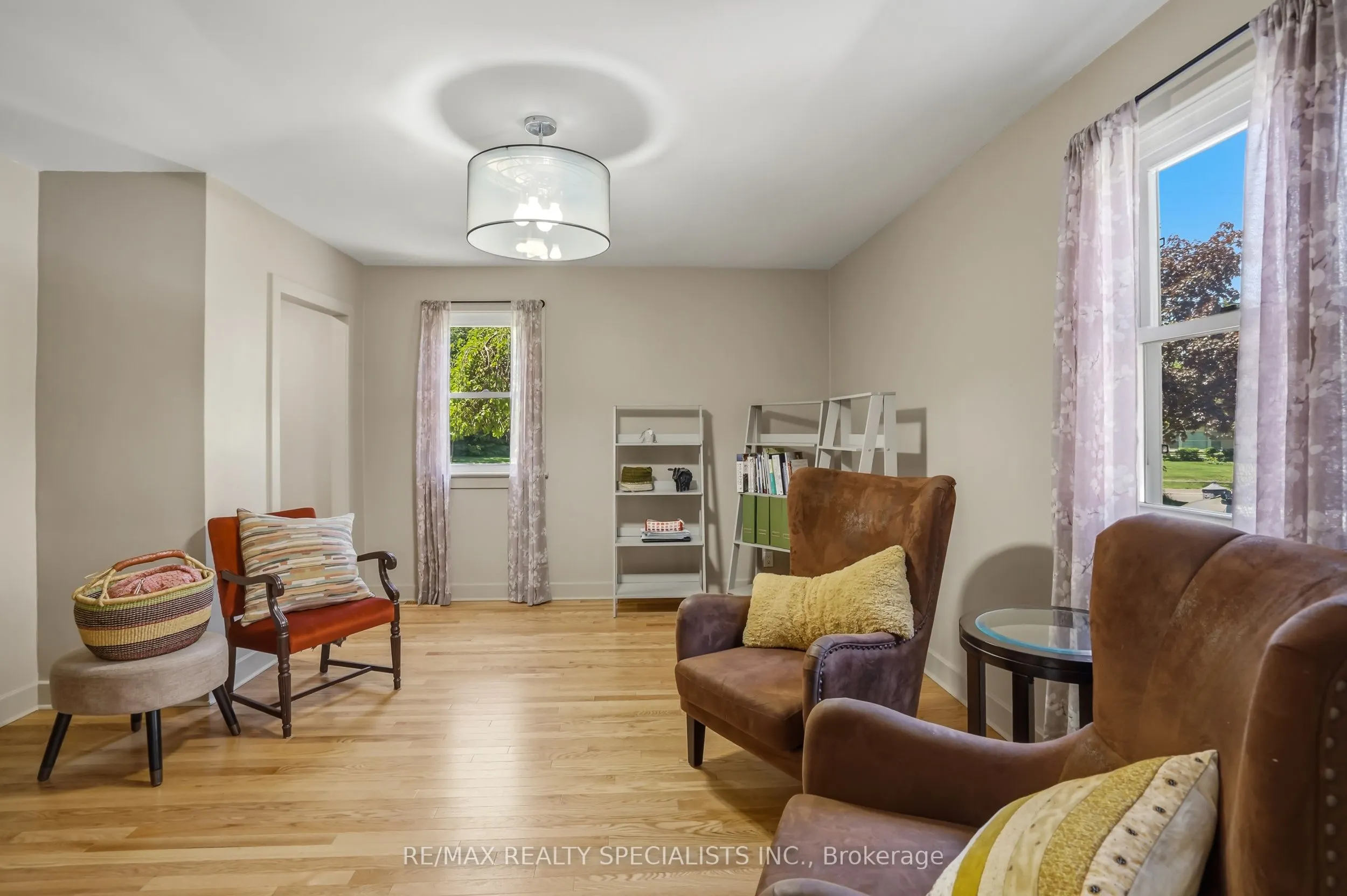 11 Kingsway Boulevard