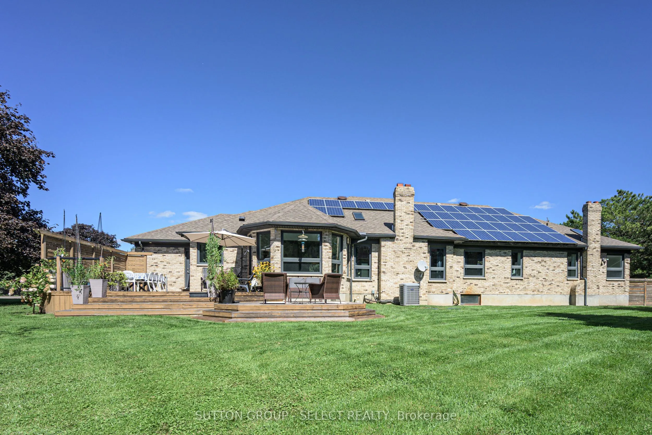 768 Franklinway Crescent