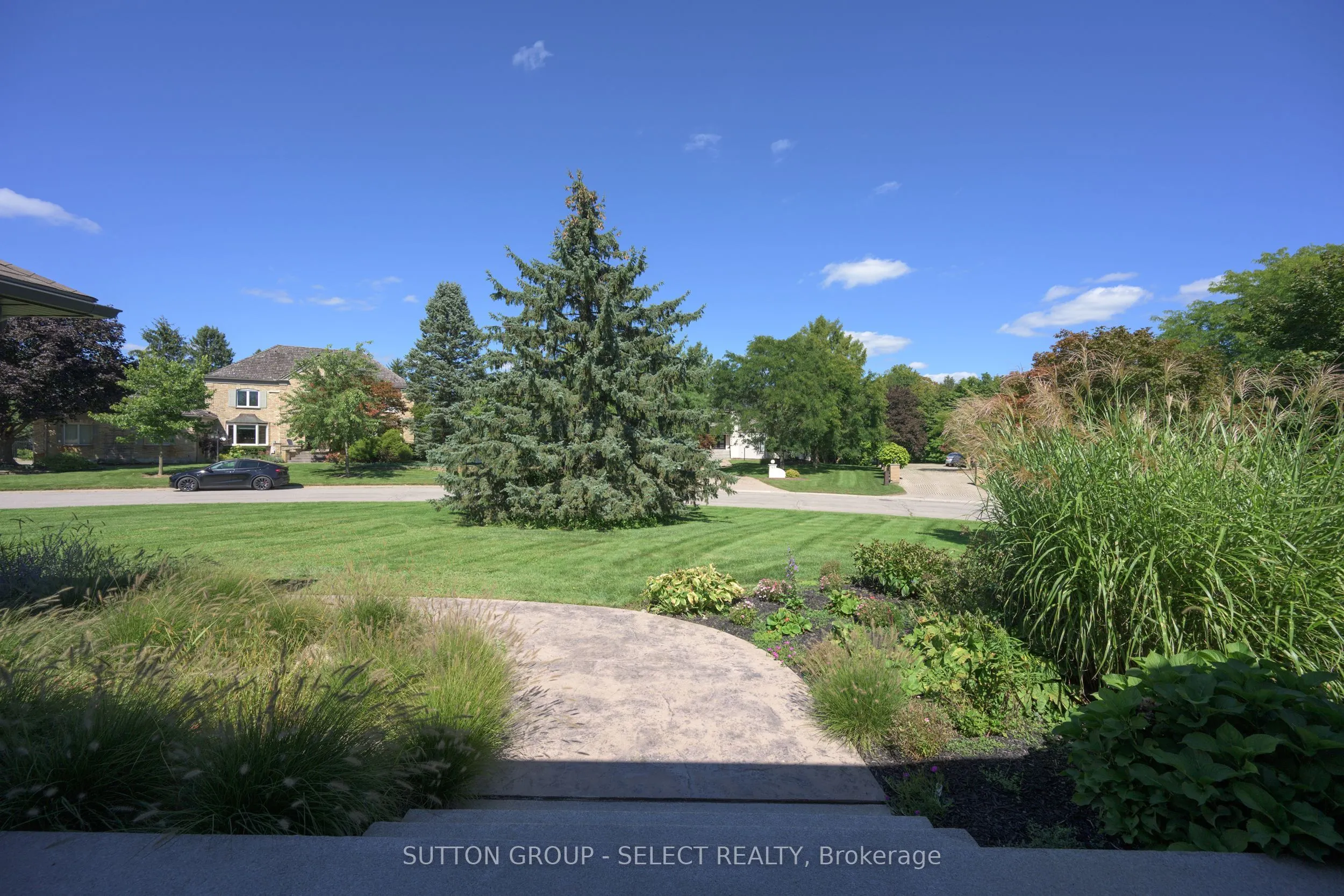 768 Franklinway Crescent