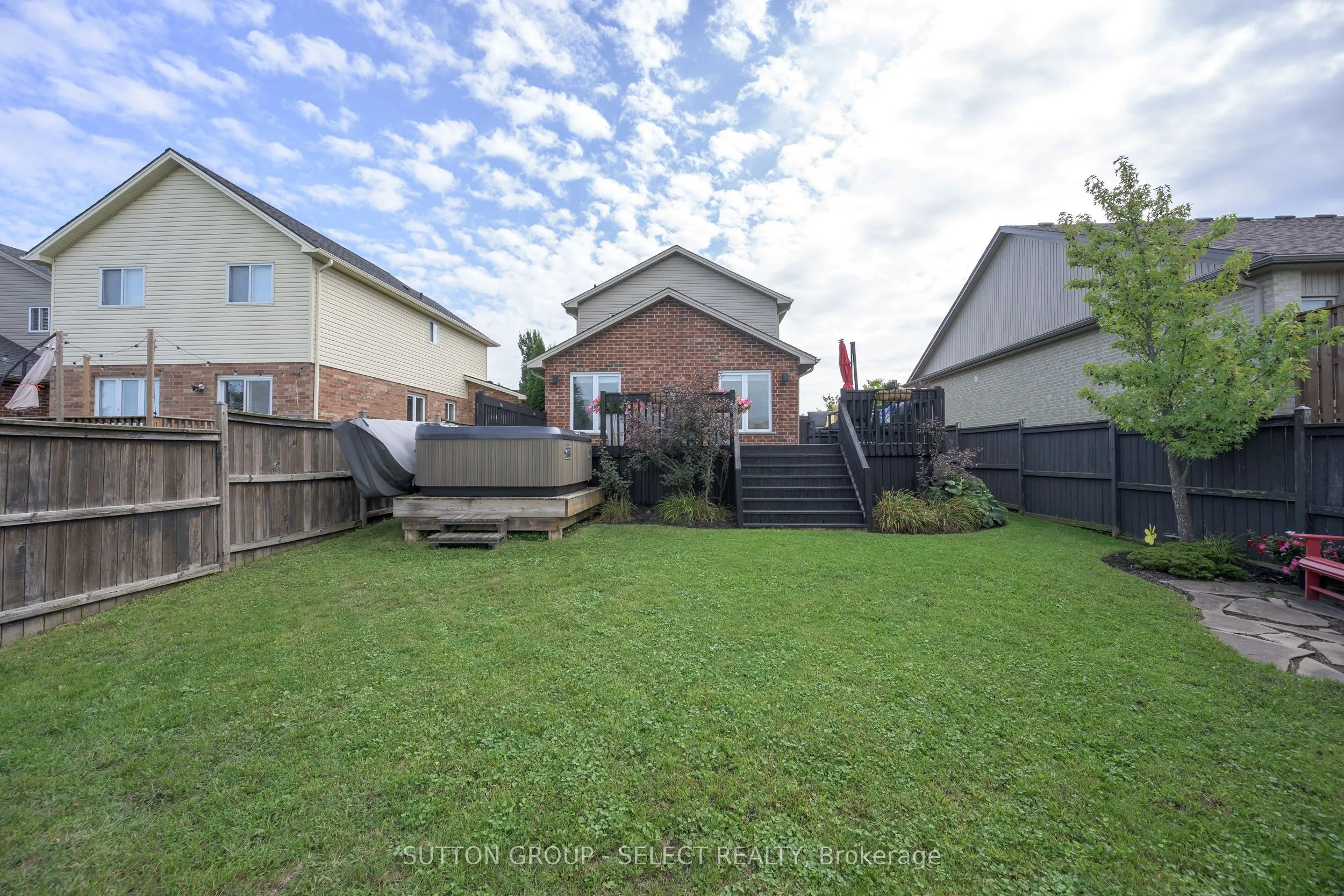 1706 Bayswater Crescent