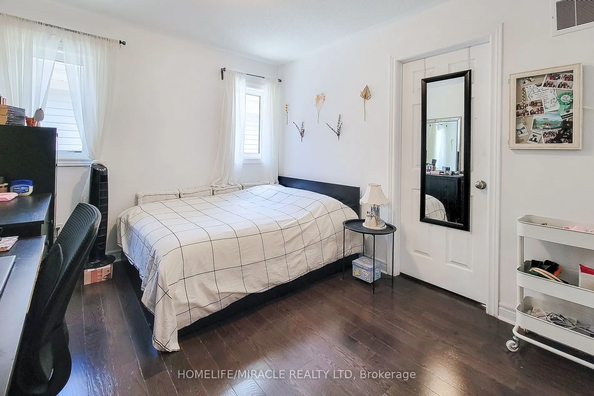 93 Barlow Place