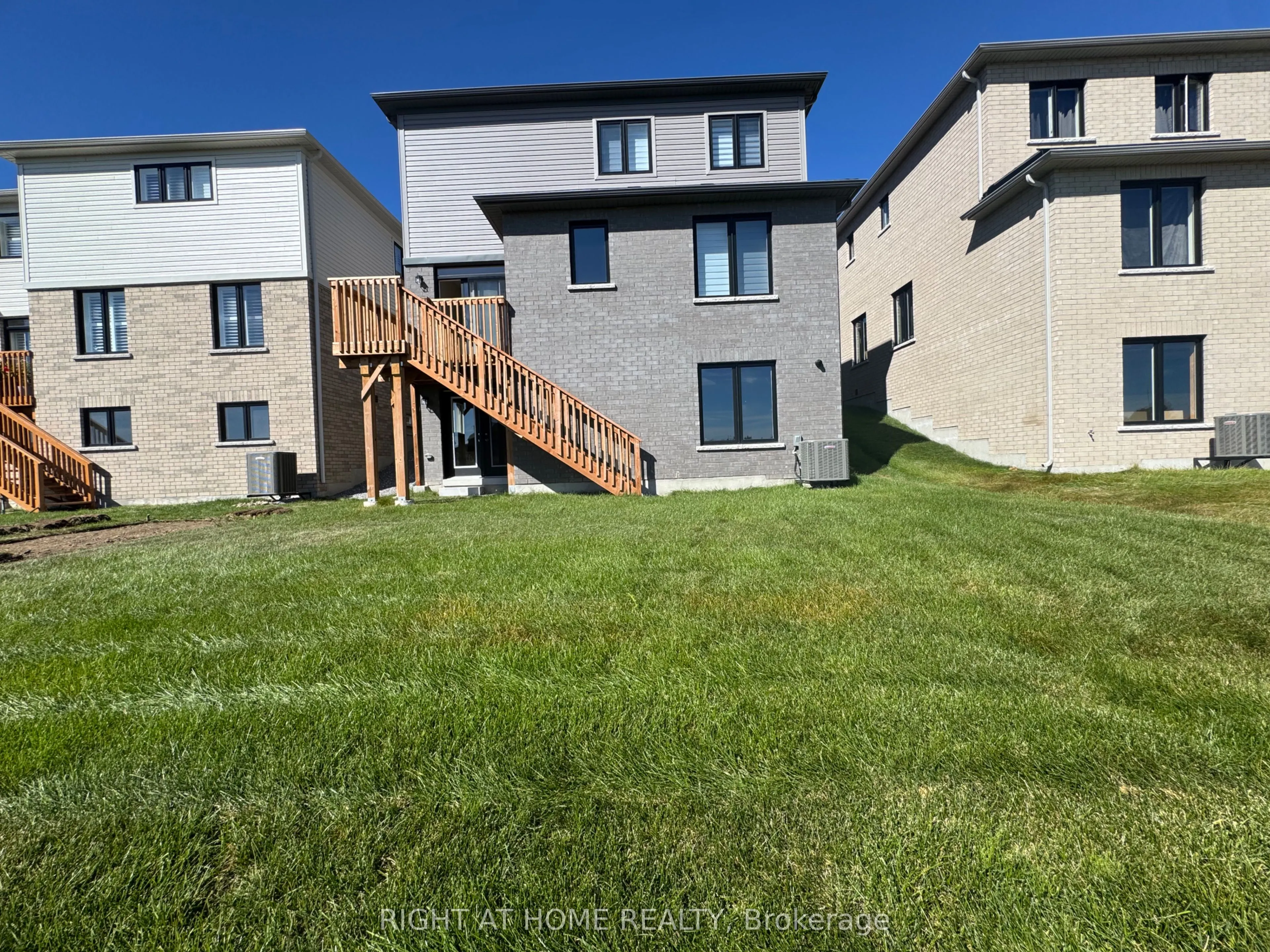 60 Debois Street #Main