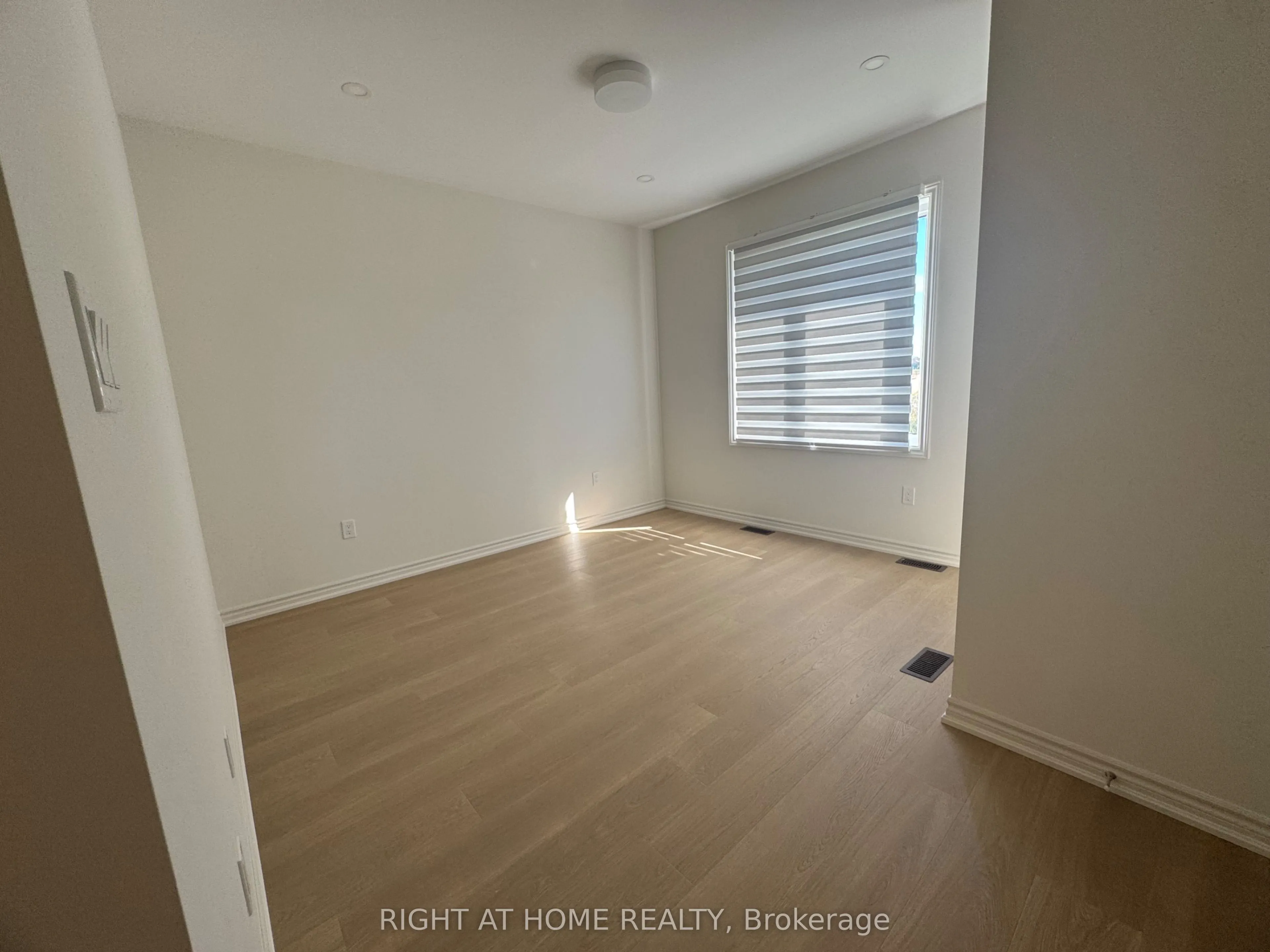 60 Debois Street #Main