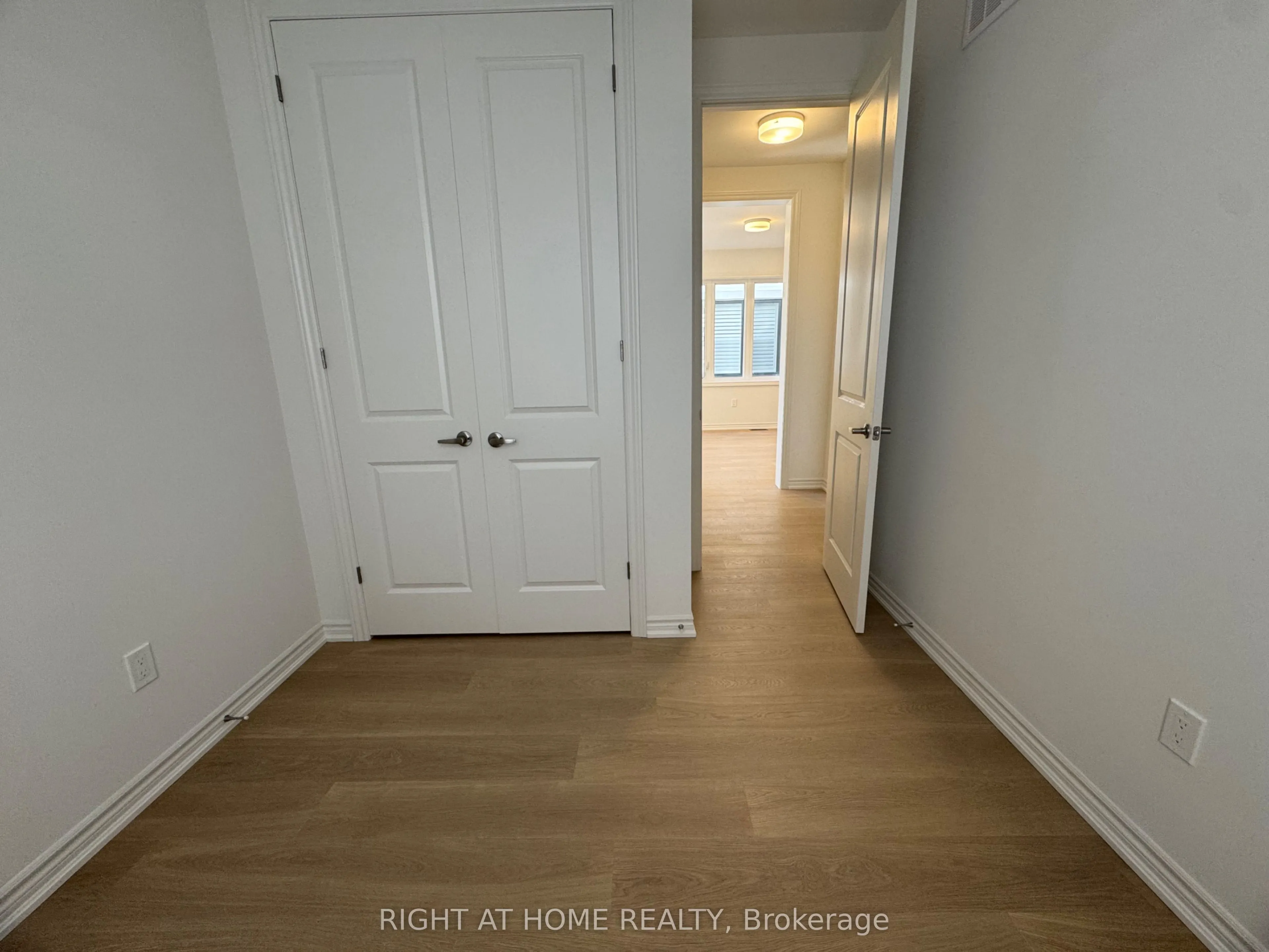60 Debois Street #Main
