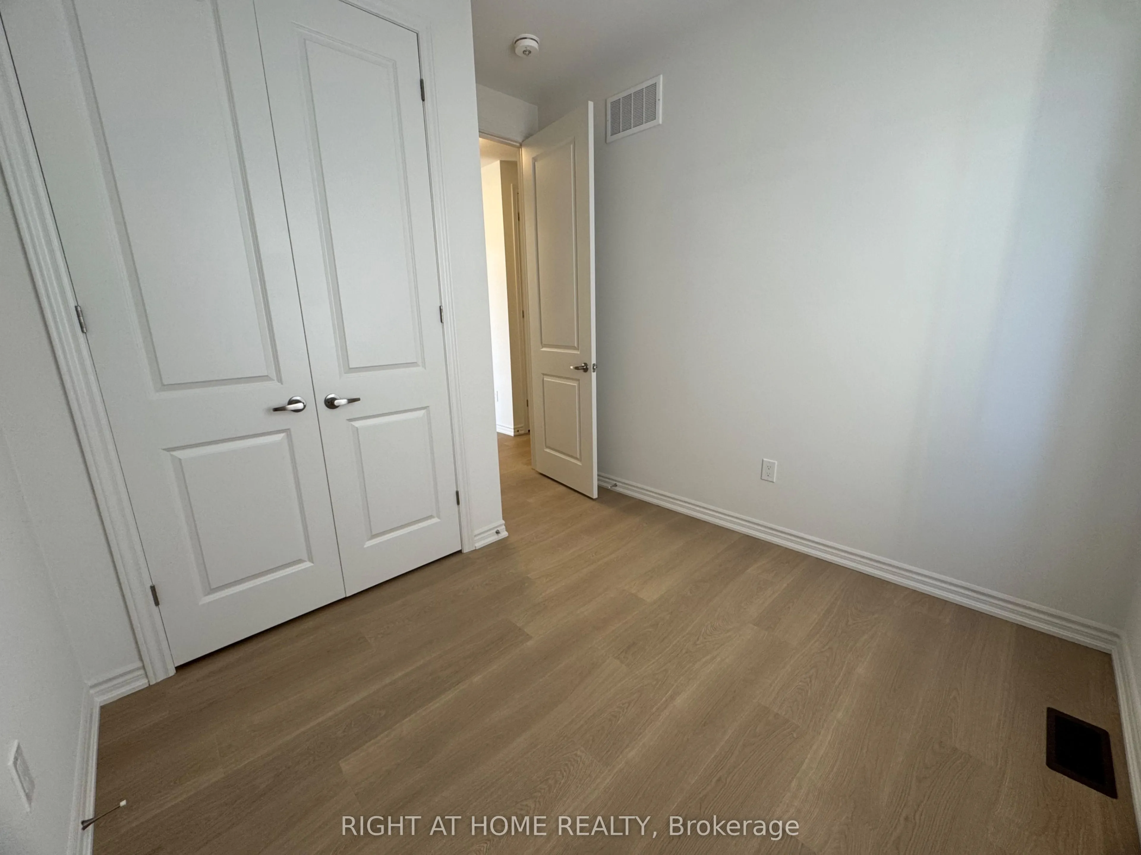 60 Debois Street #Main