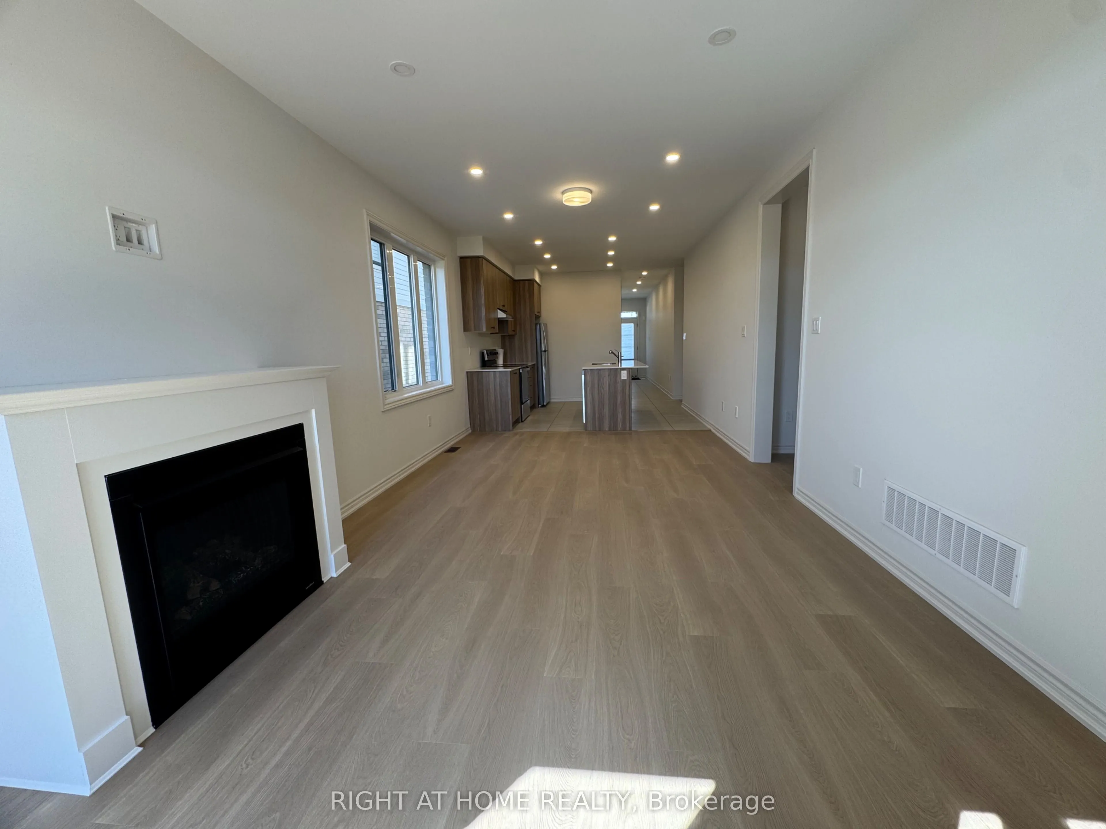 60 Debois Street #Main