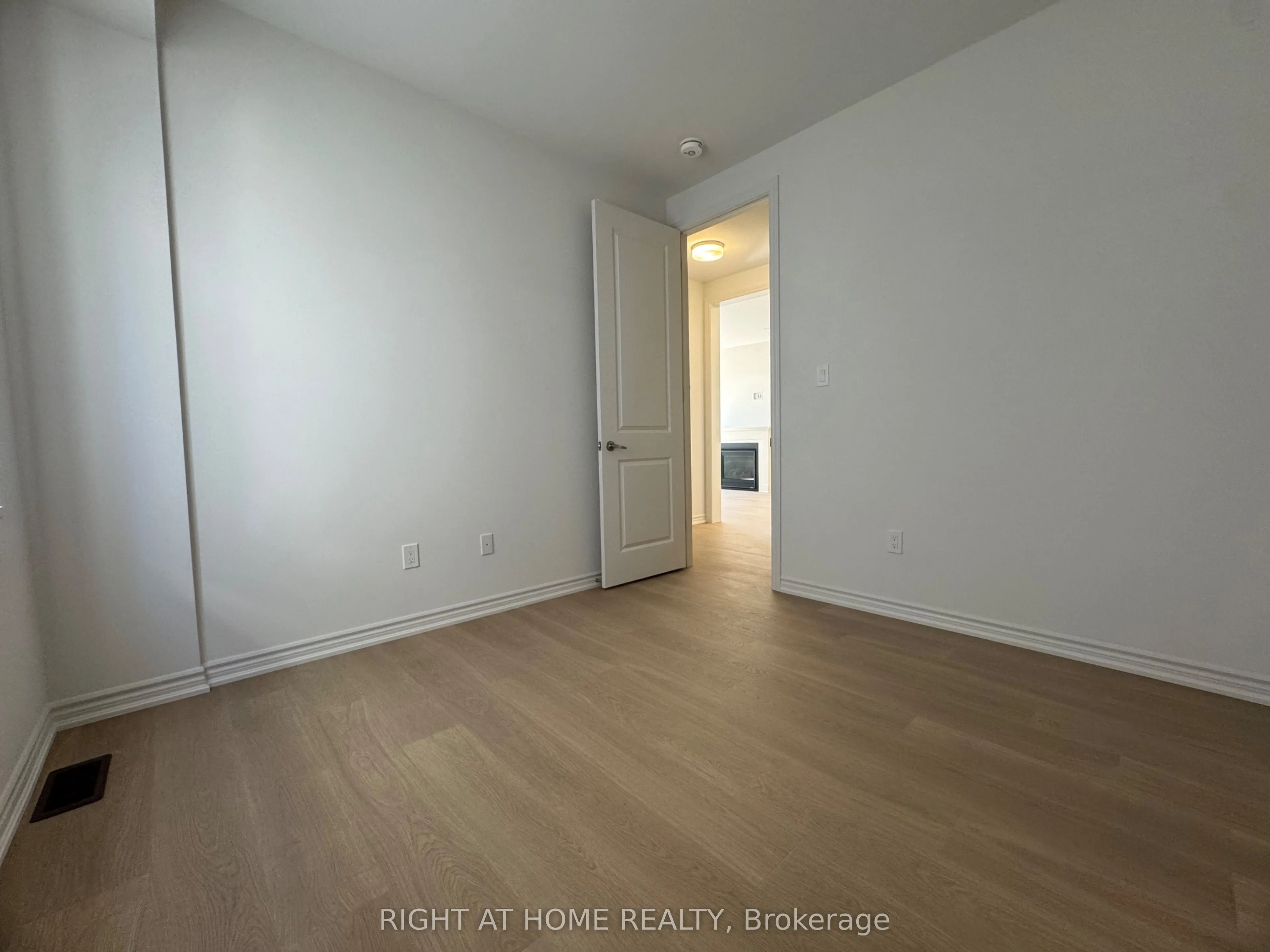 60 Debois Street #Main