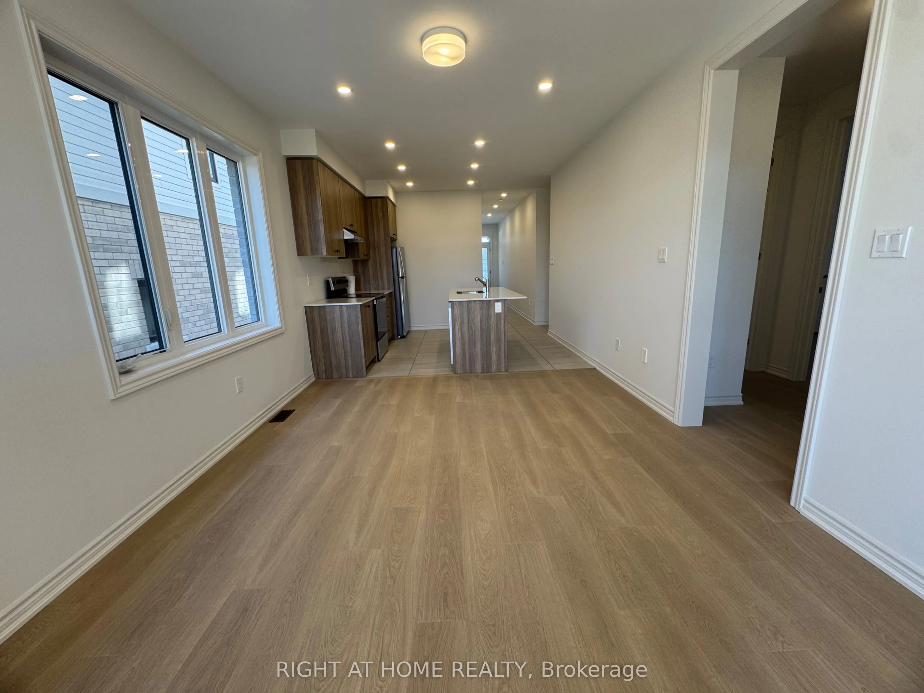 60 Debois Street #Main