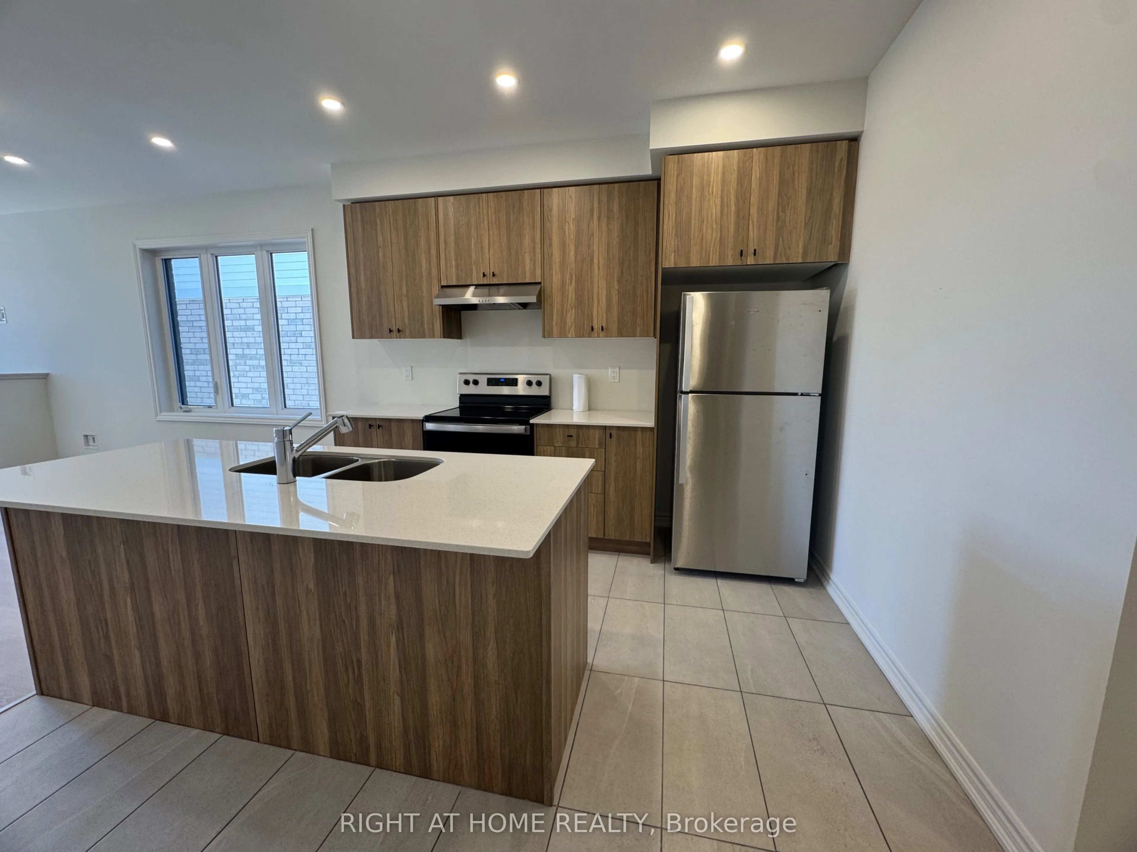 60 Debois Street #Main