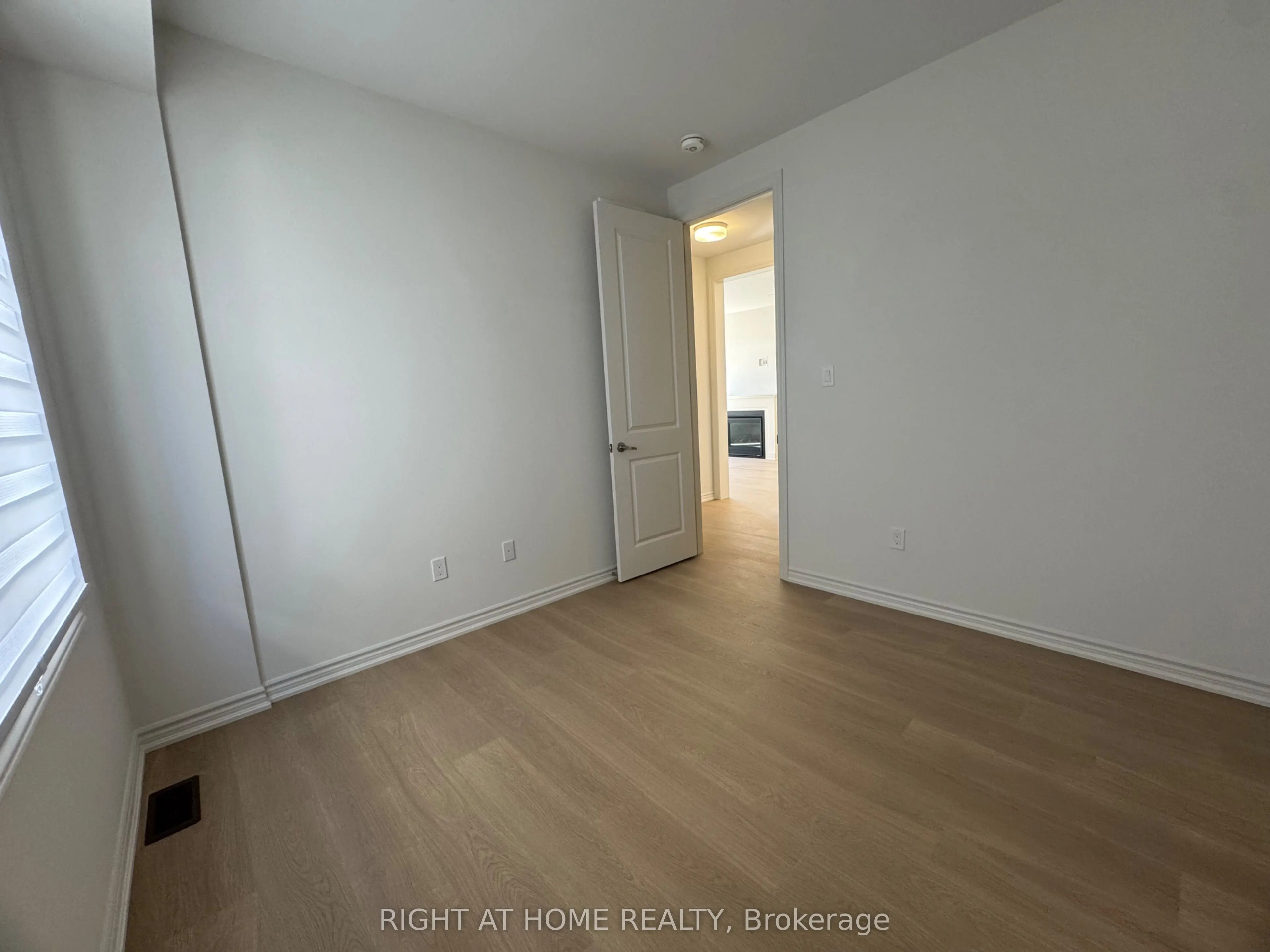 60 Debois Street #Main