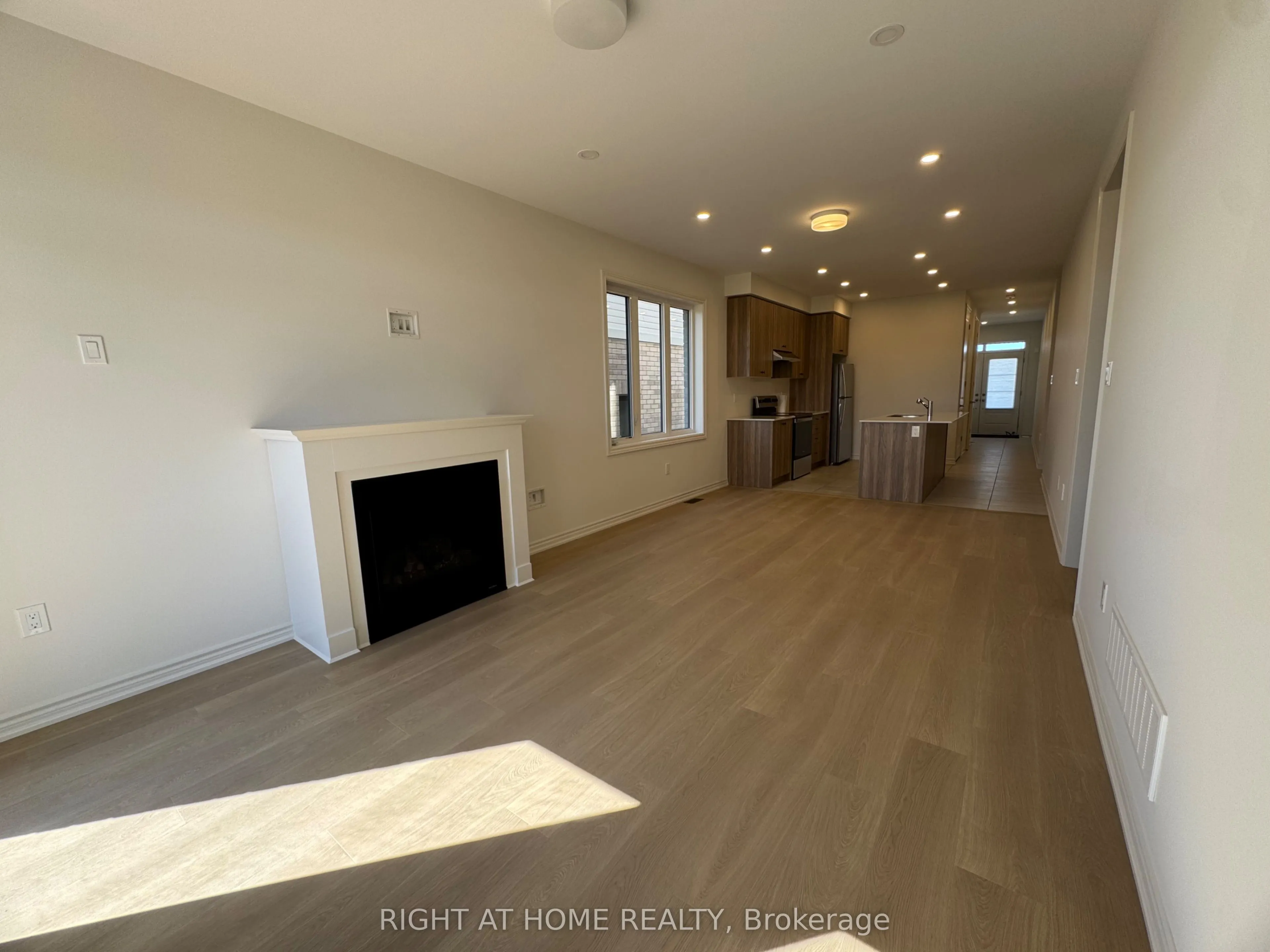 60 Debois Street #Main
