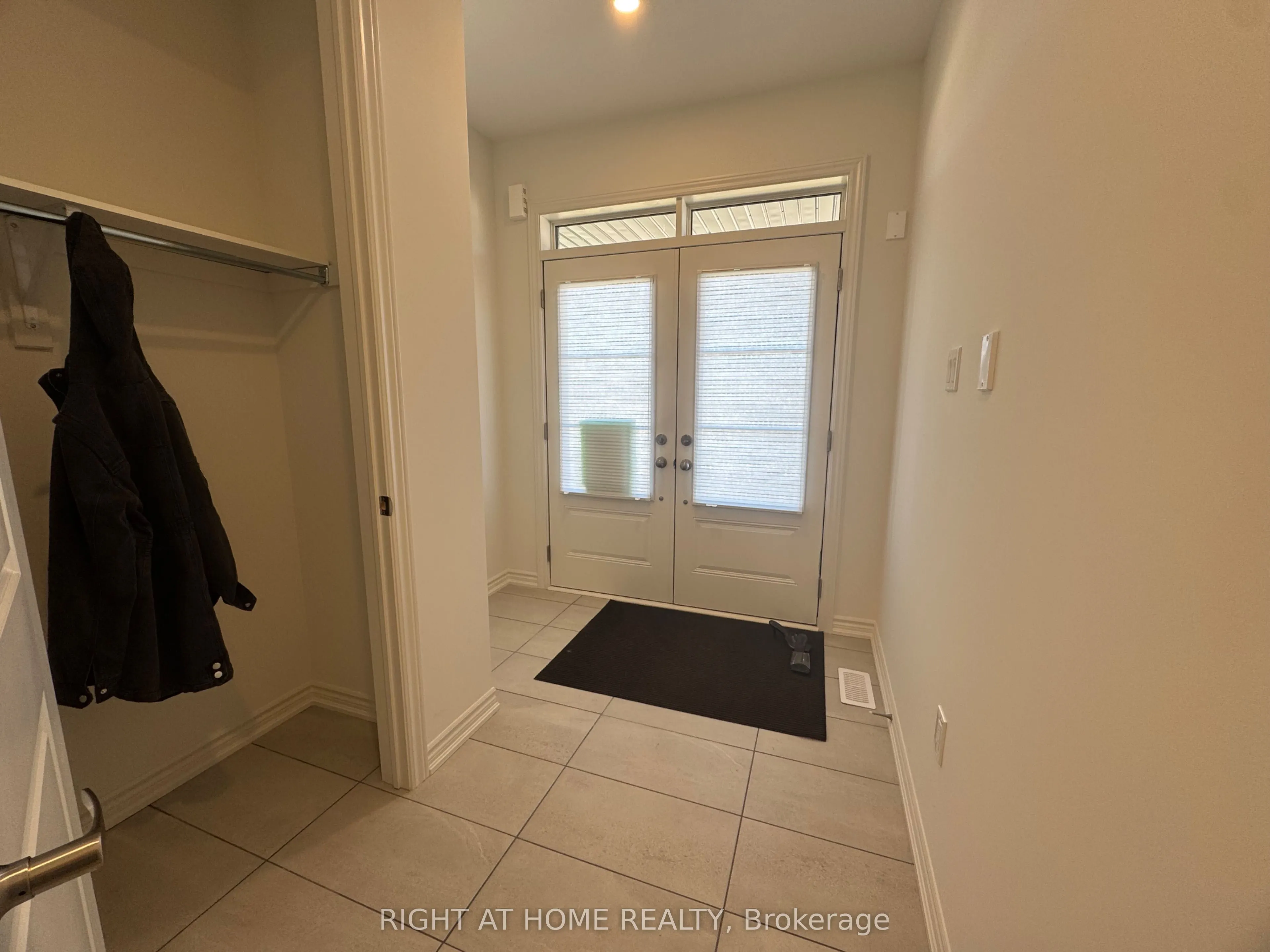 60 Debois Street #Main