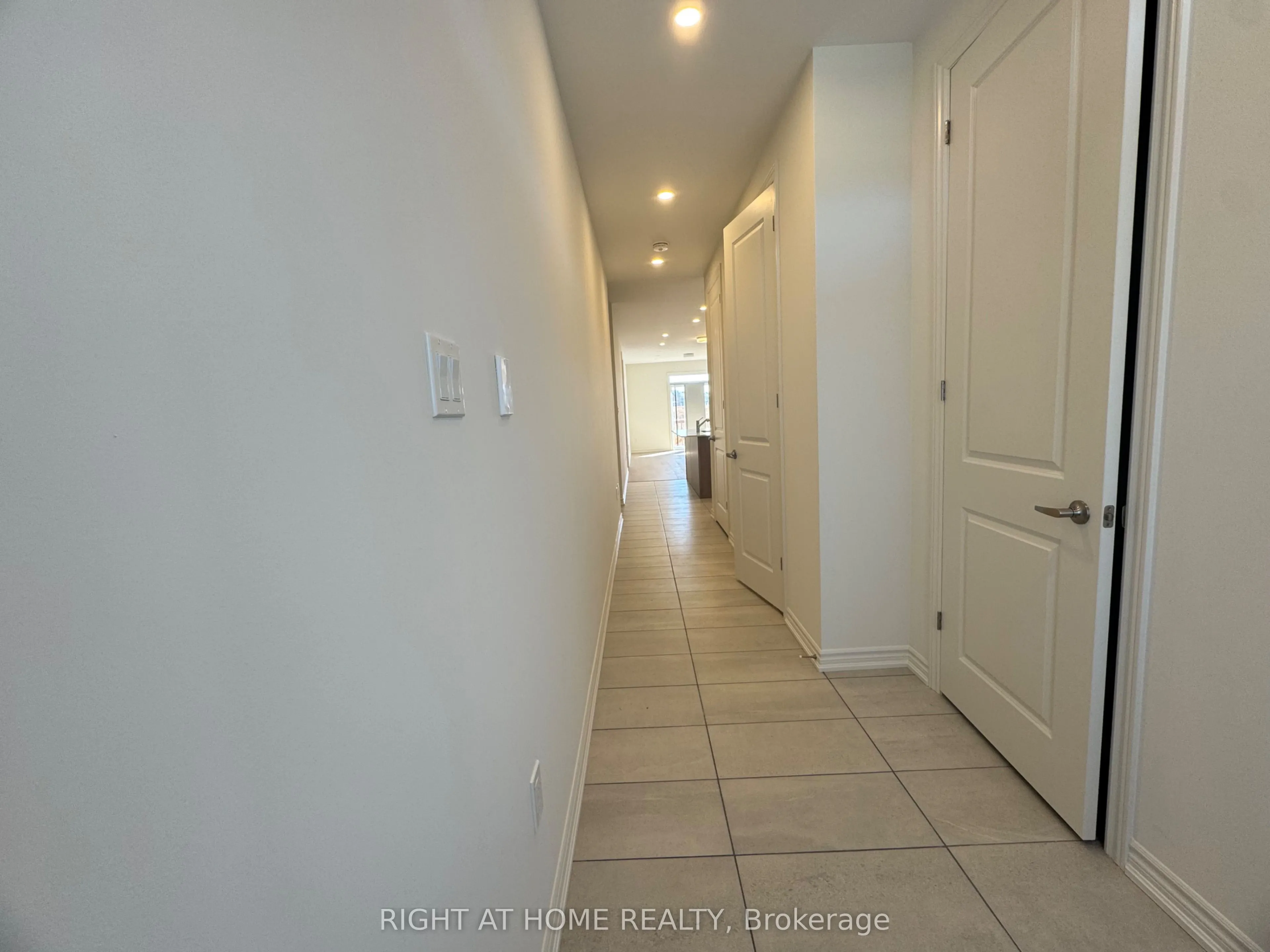 60 Debois Street #Main