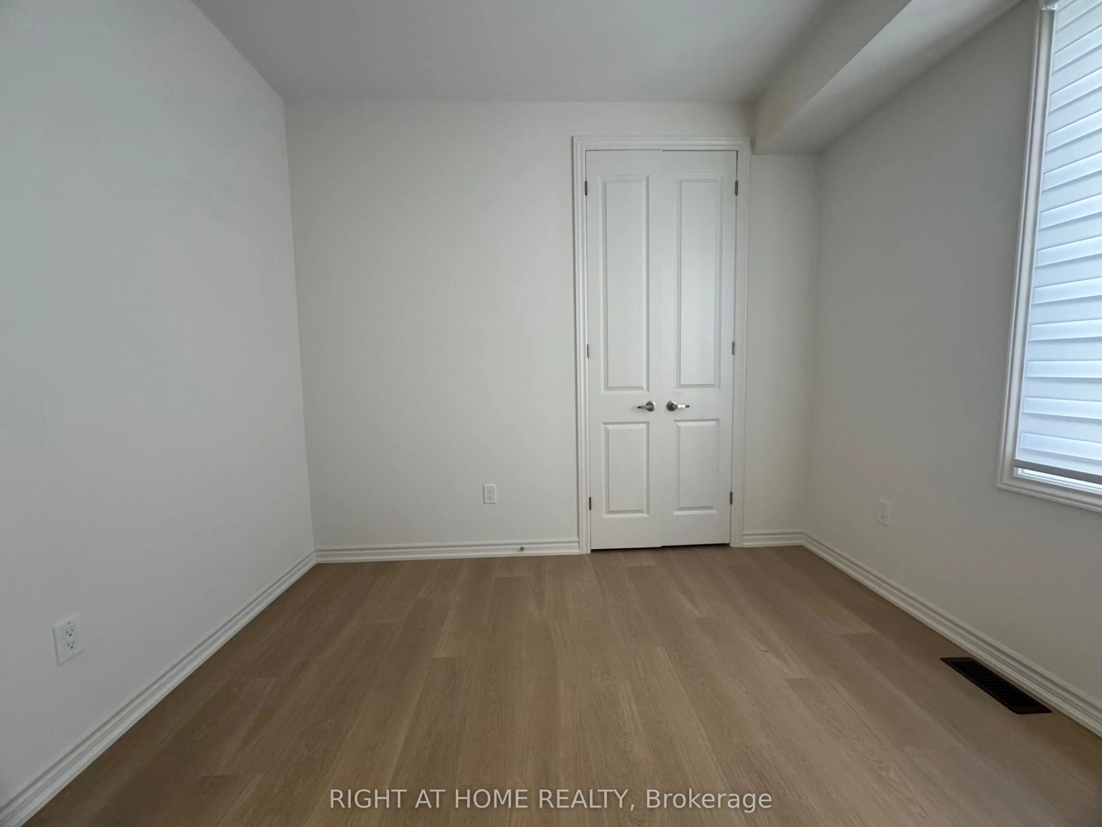 60 Debois Street #Main