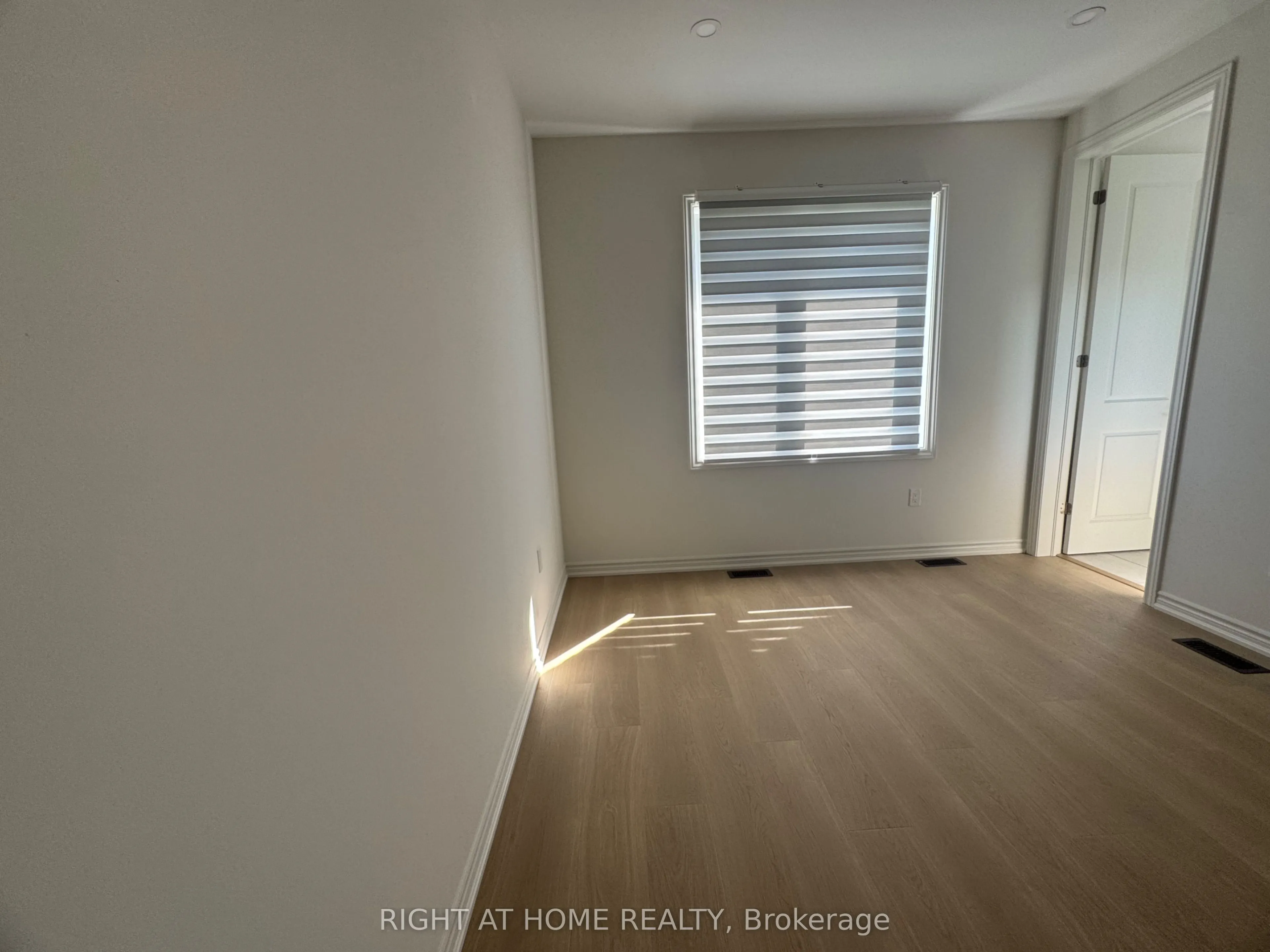 60 Debois Street #Main