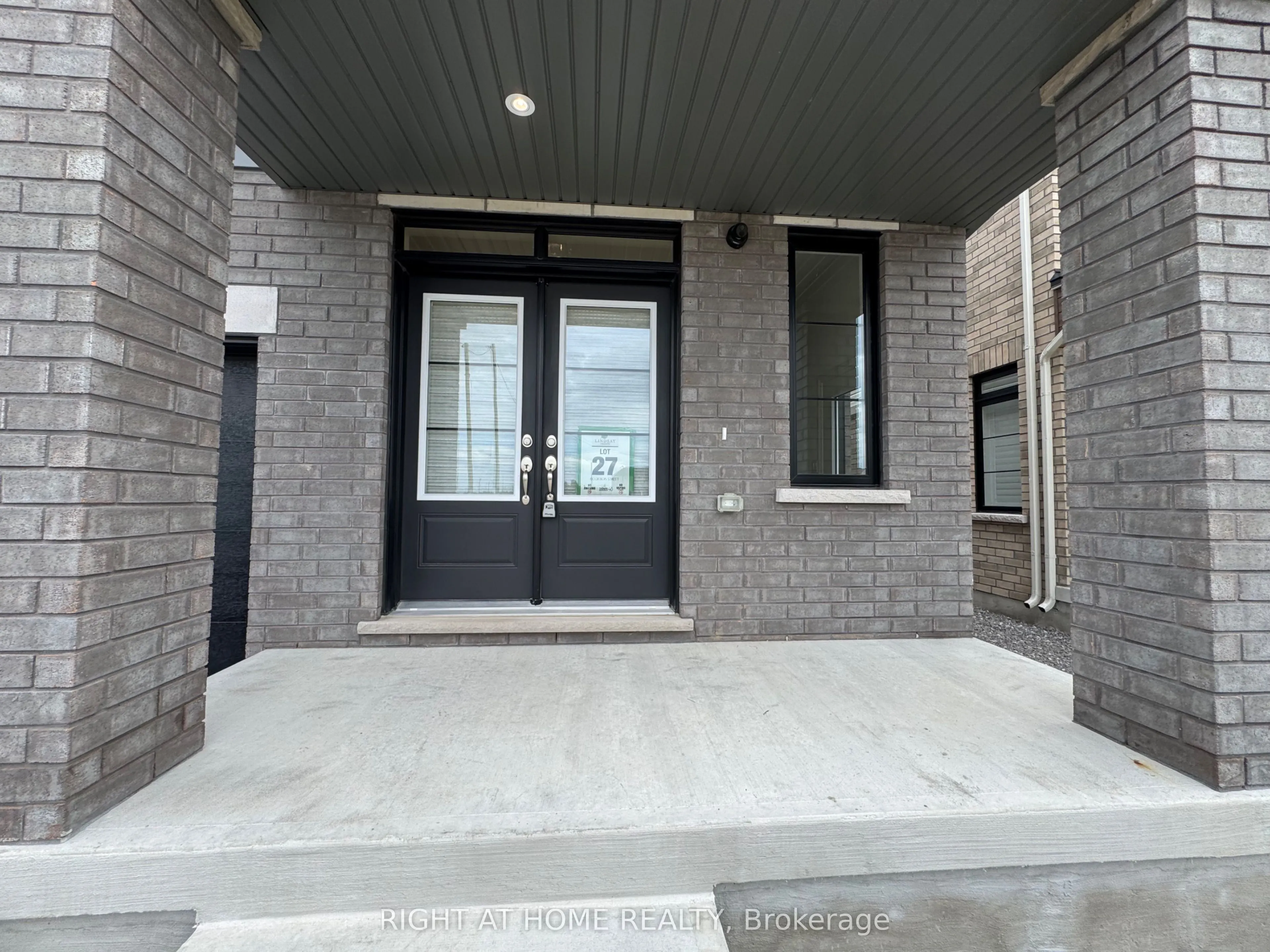 60 Debois Street #Main