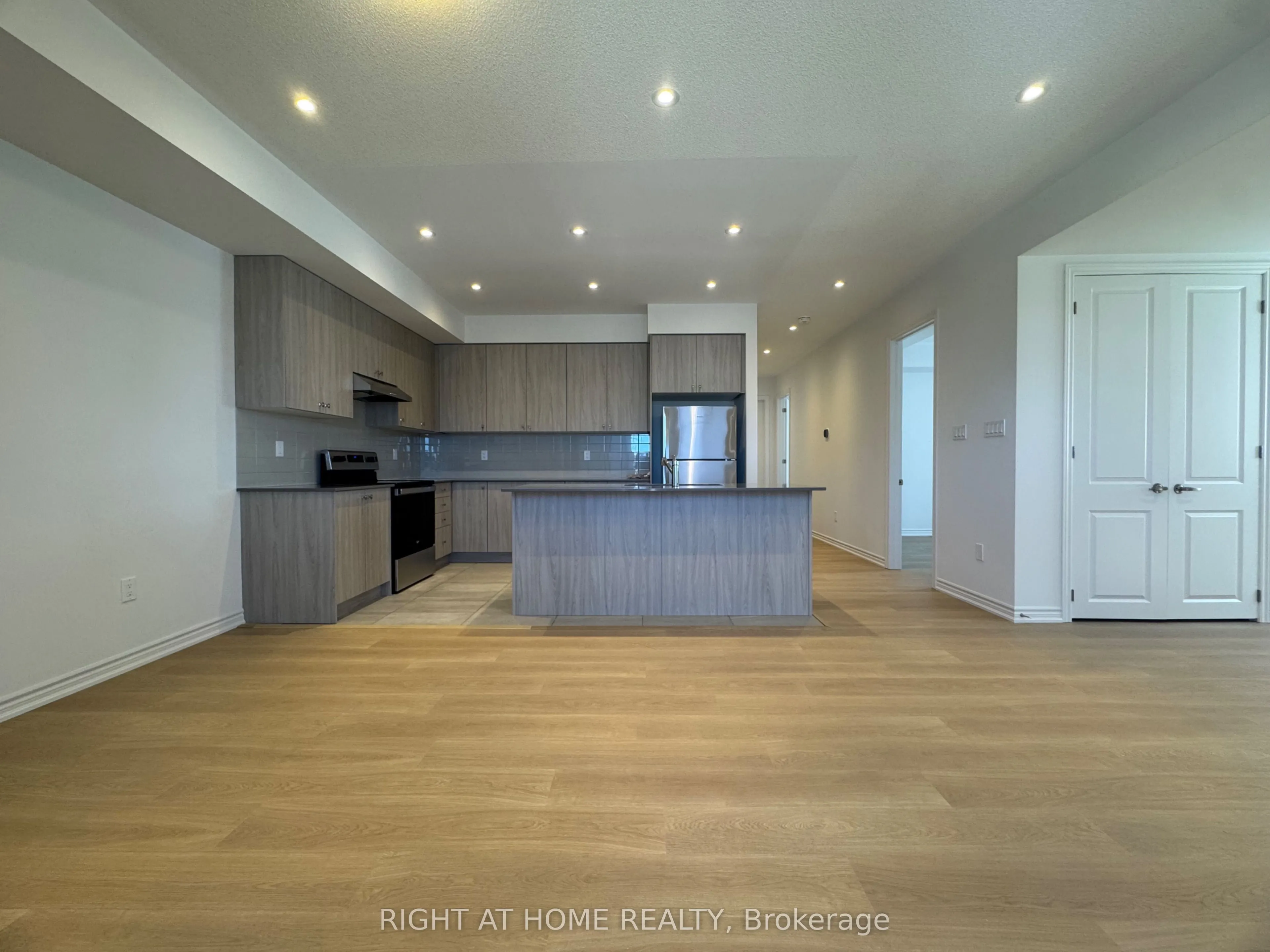 60 Debois Street ## B