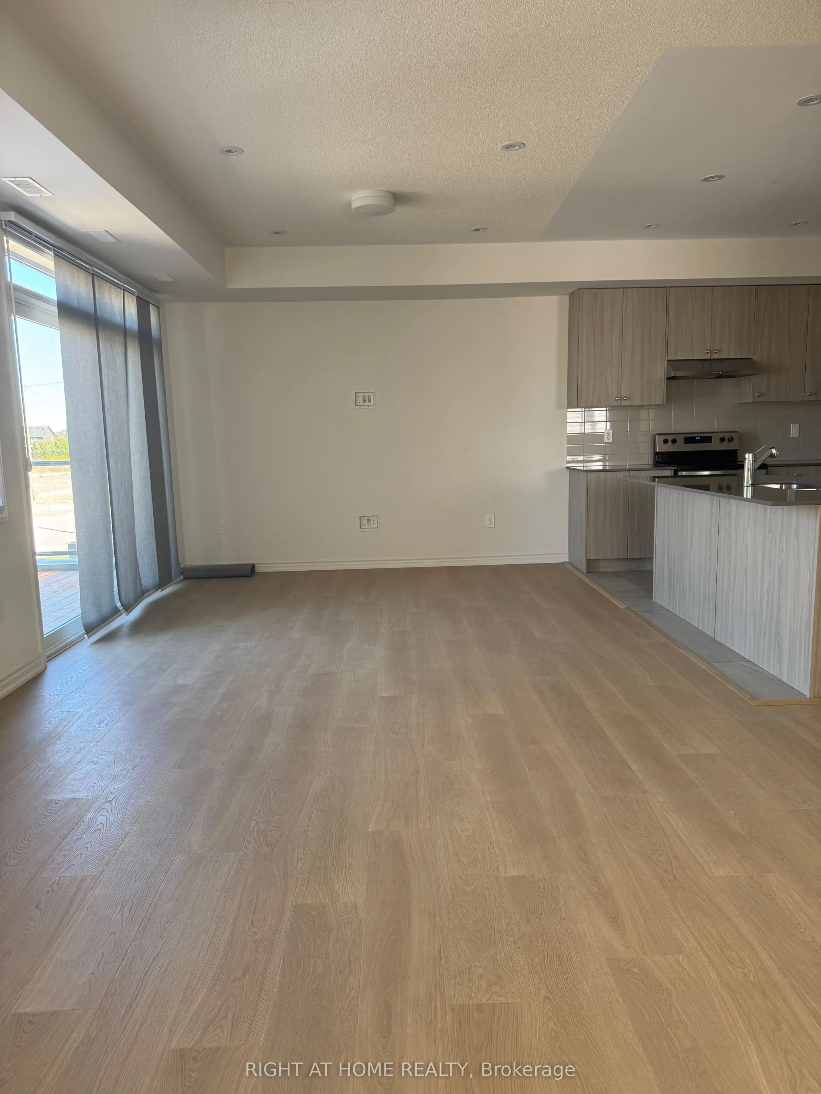 60 Debois Street ## B