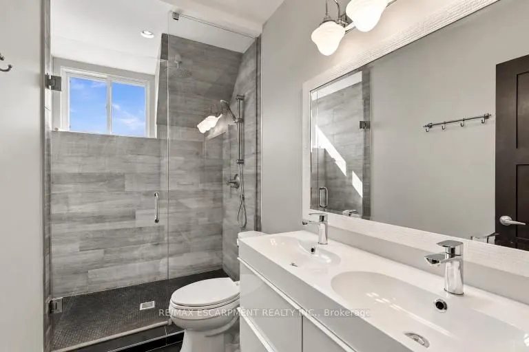 172 1/2 James Street N #4