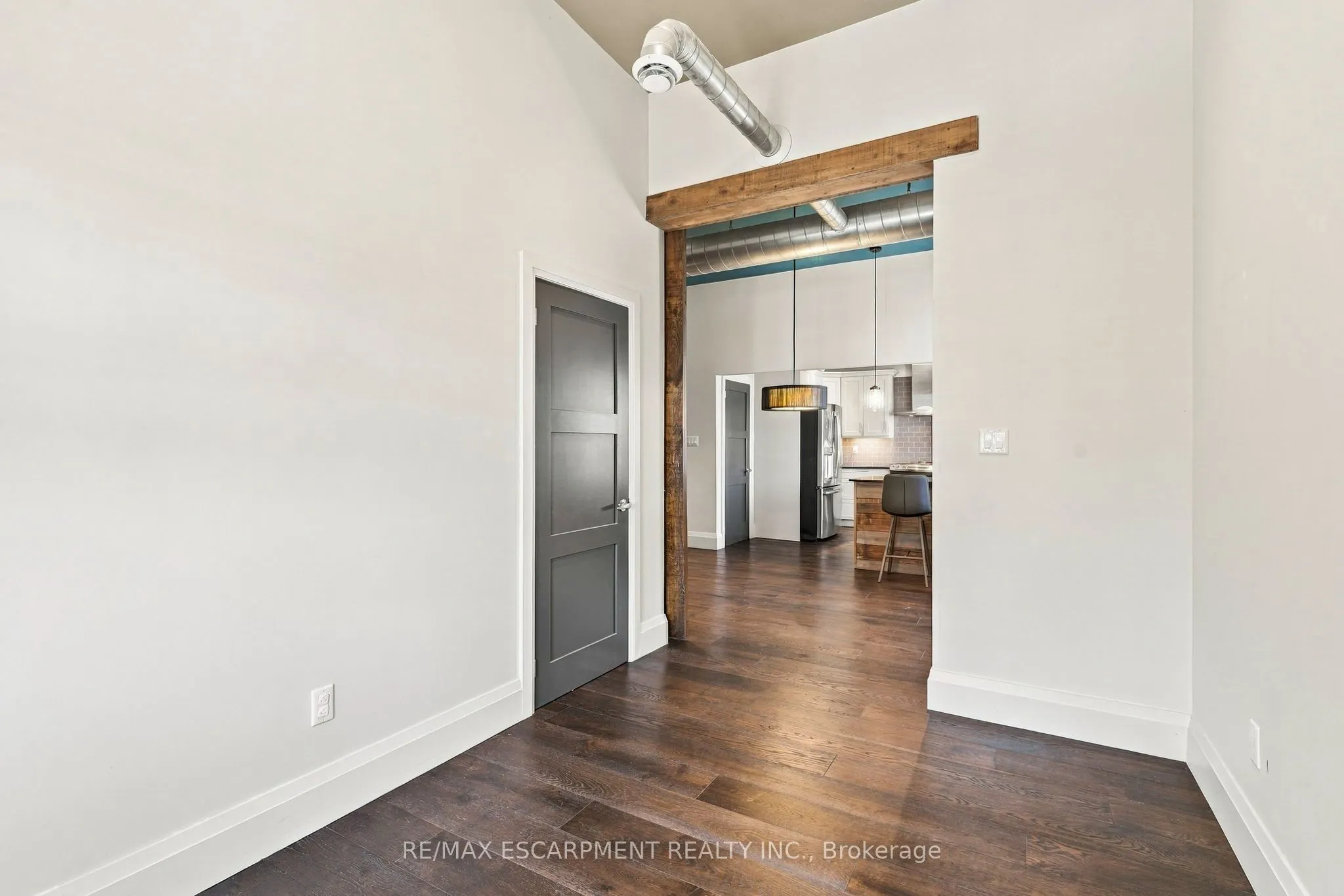 172 1/2 James Street N #4