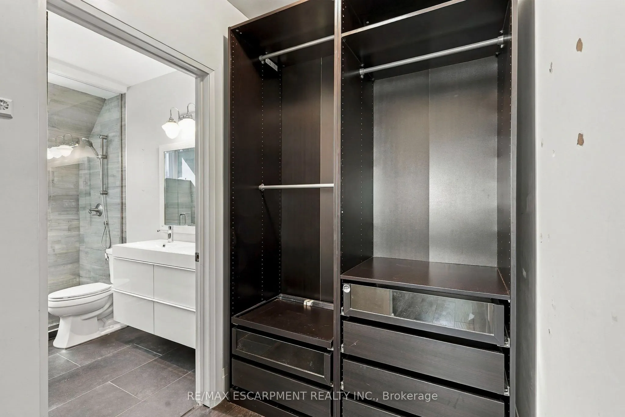 172 1/2 James Street N #4