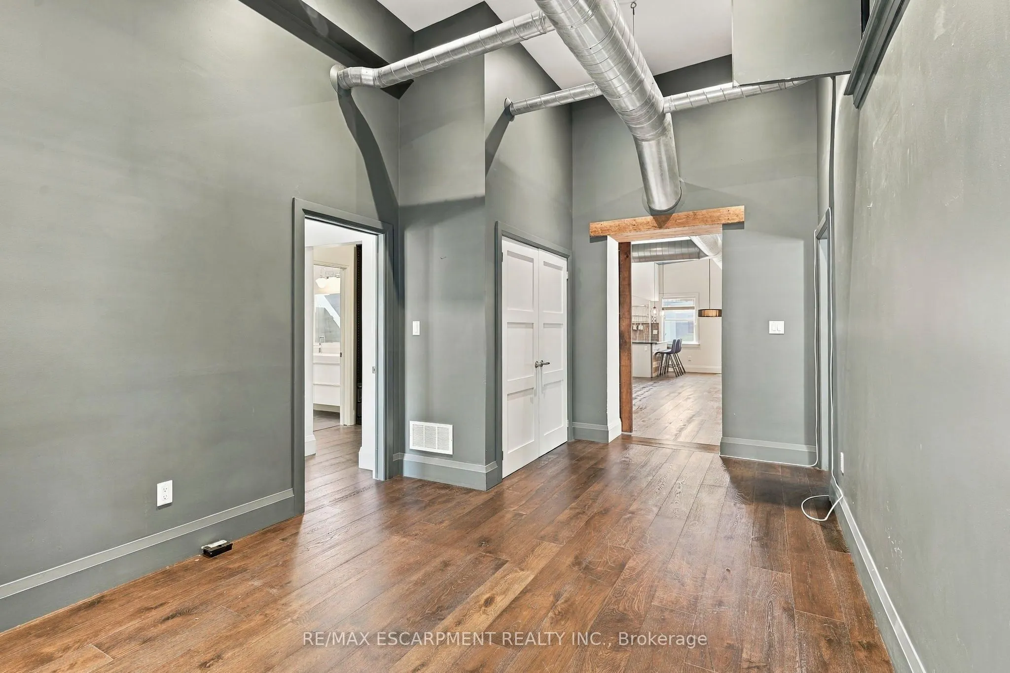 172 1/2 James Street N #4
