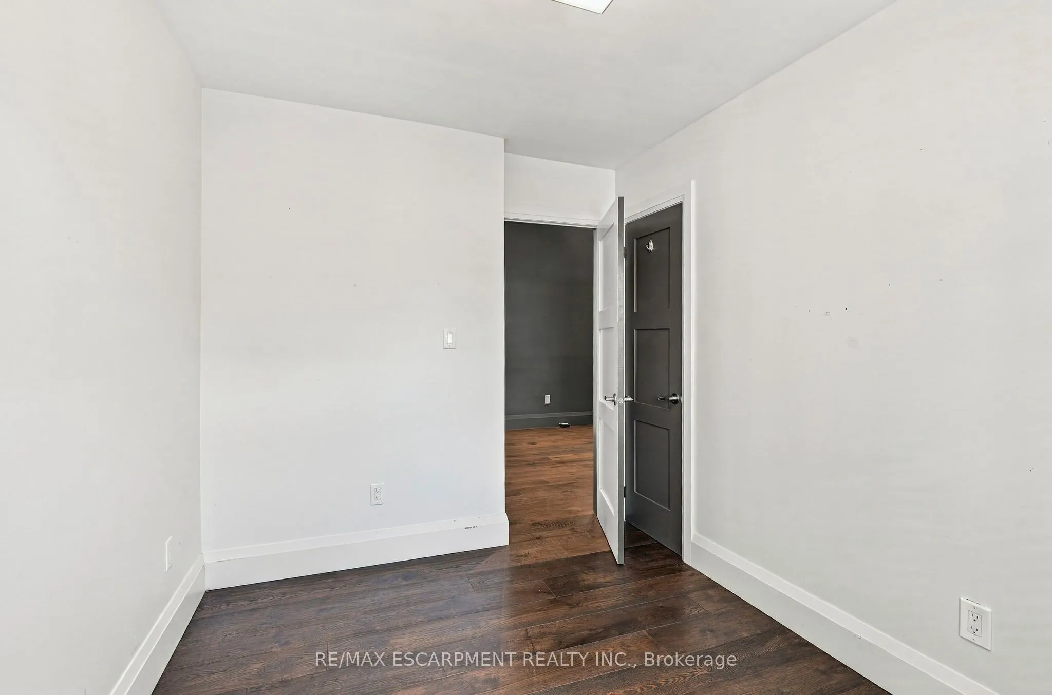 172 1/2 James Street N #4