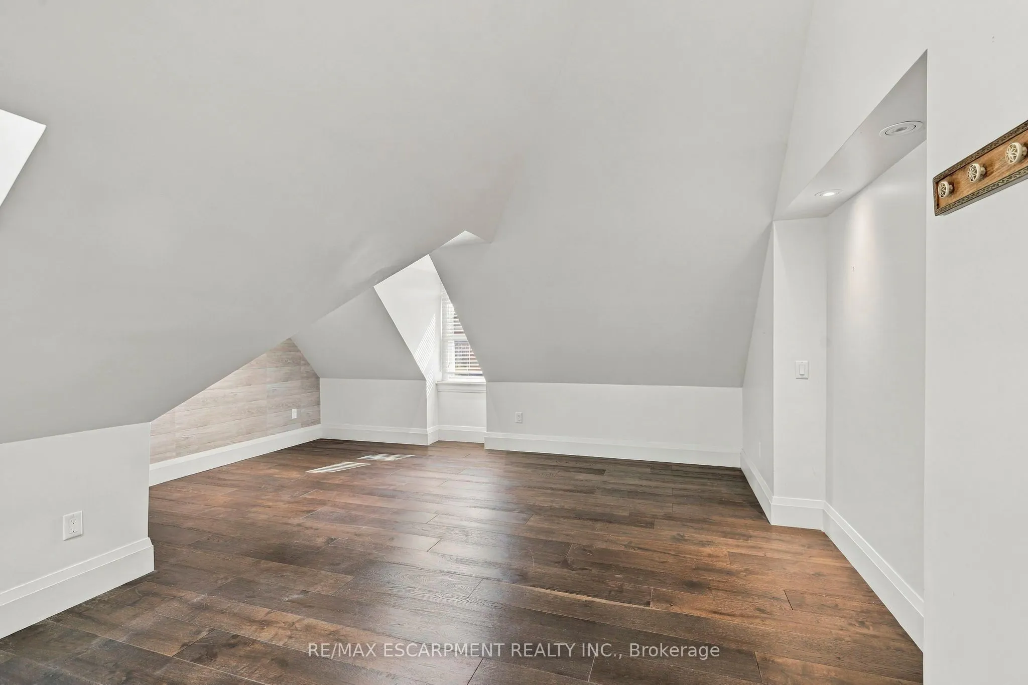 172 1/2 James Street N #4