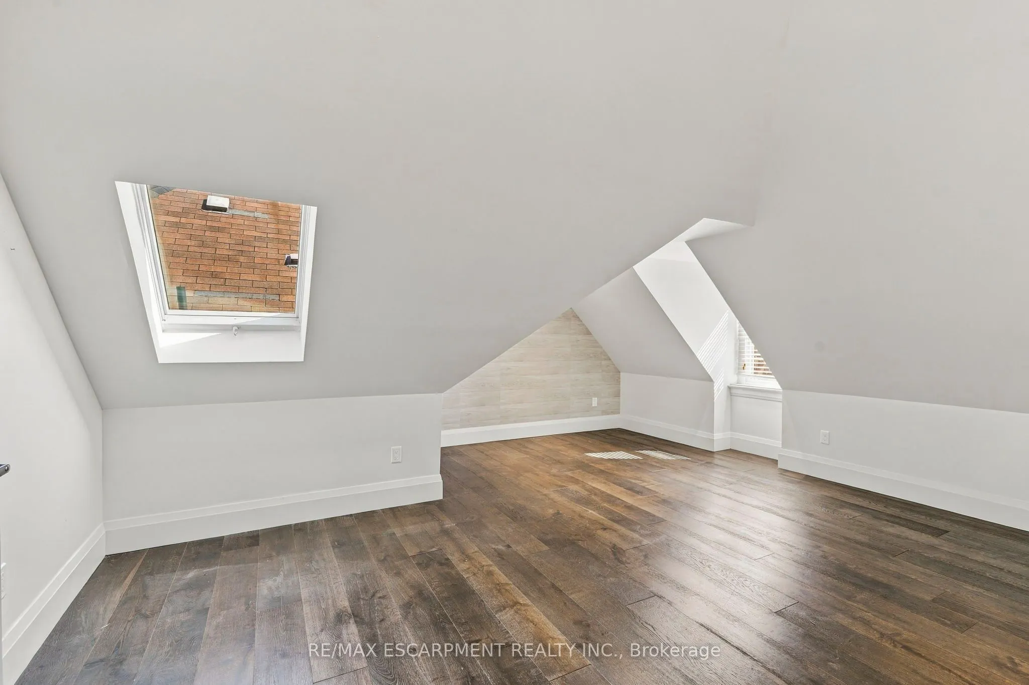 172 1/2 James Street N #4