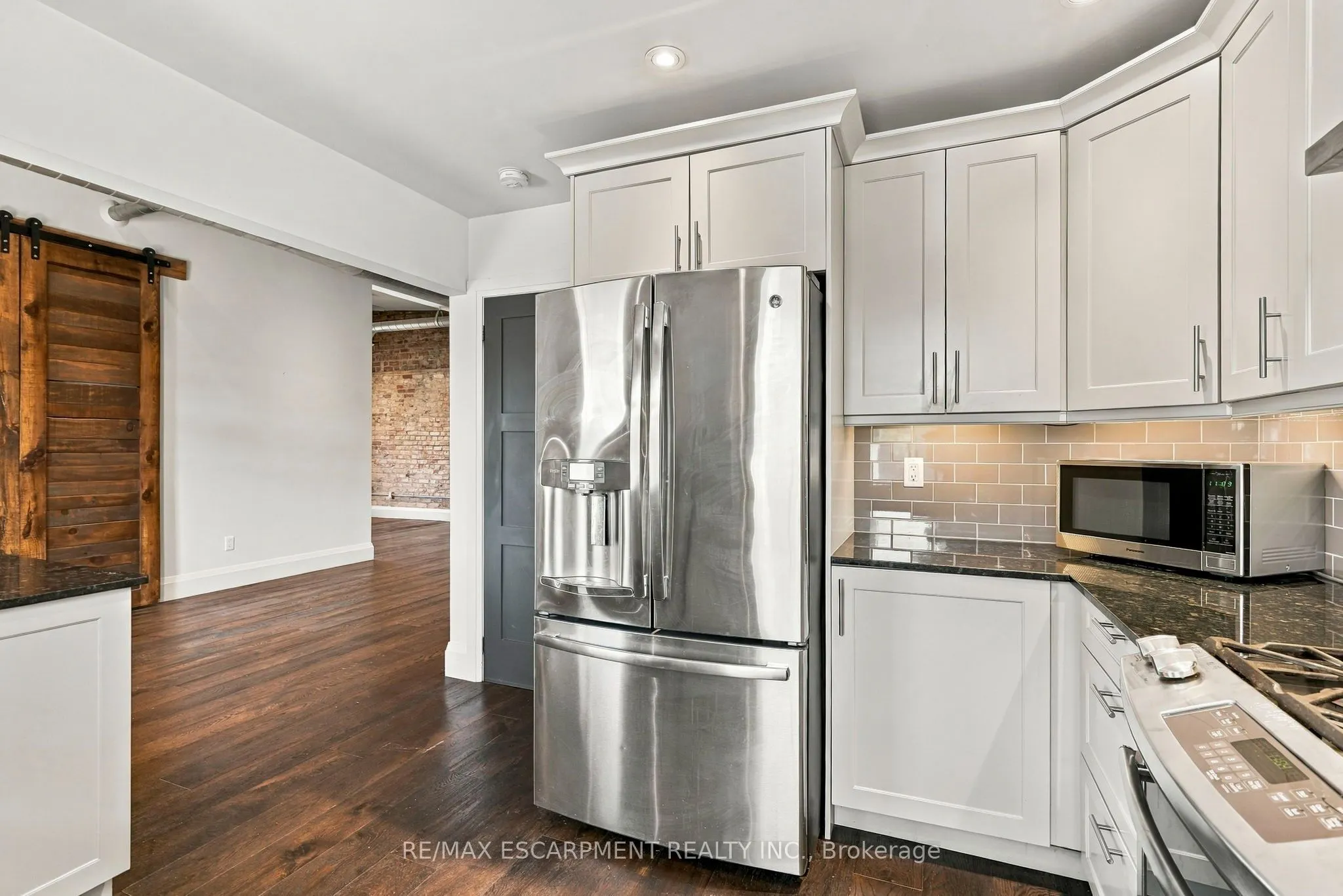 172 1/2 James Street N #4