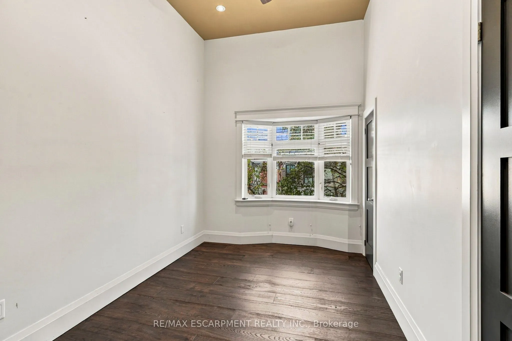 172 1/2 James Street N #4