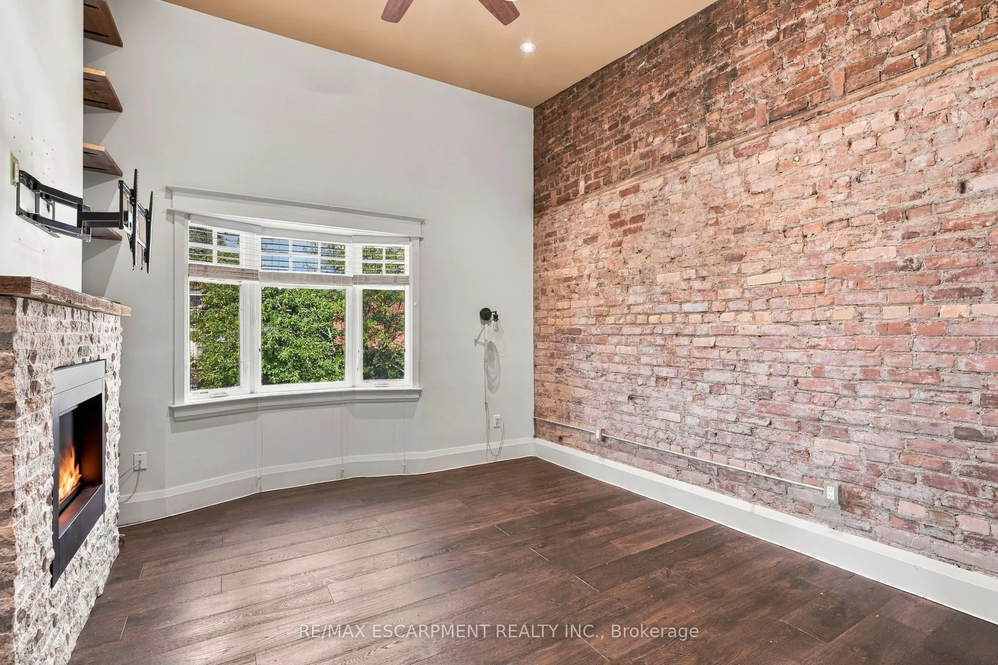 172 1/2 James Street N #4
