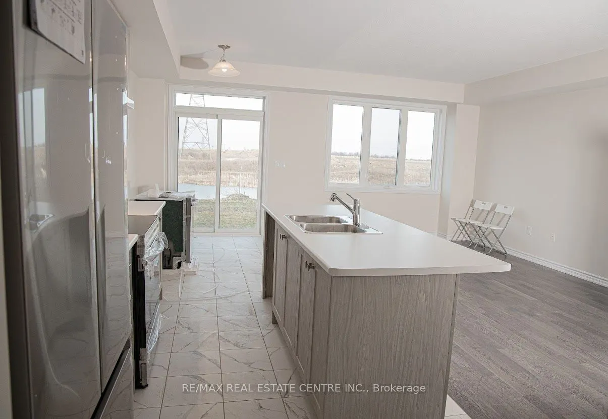386 Barker Parkway