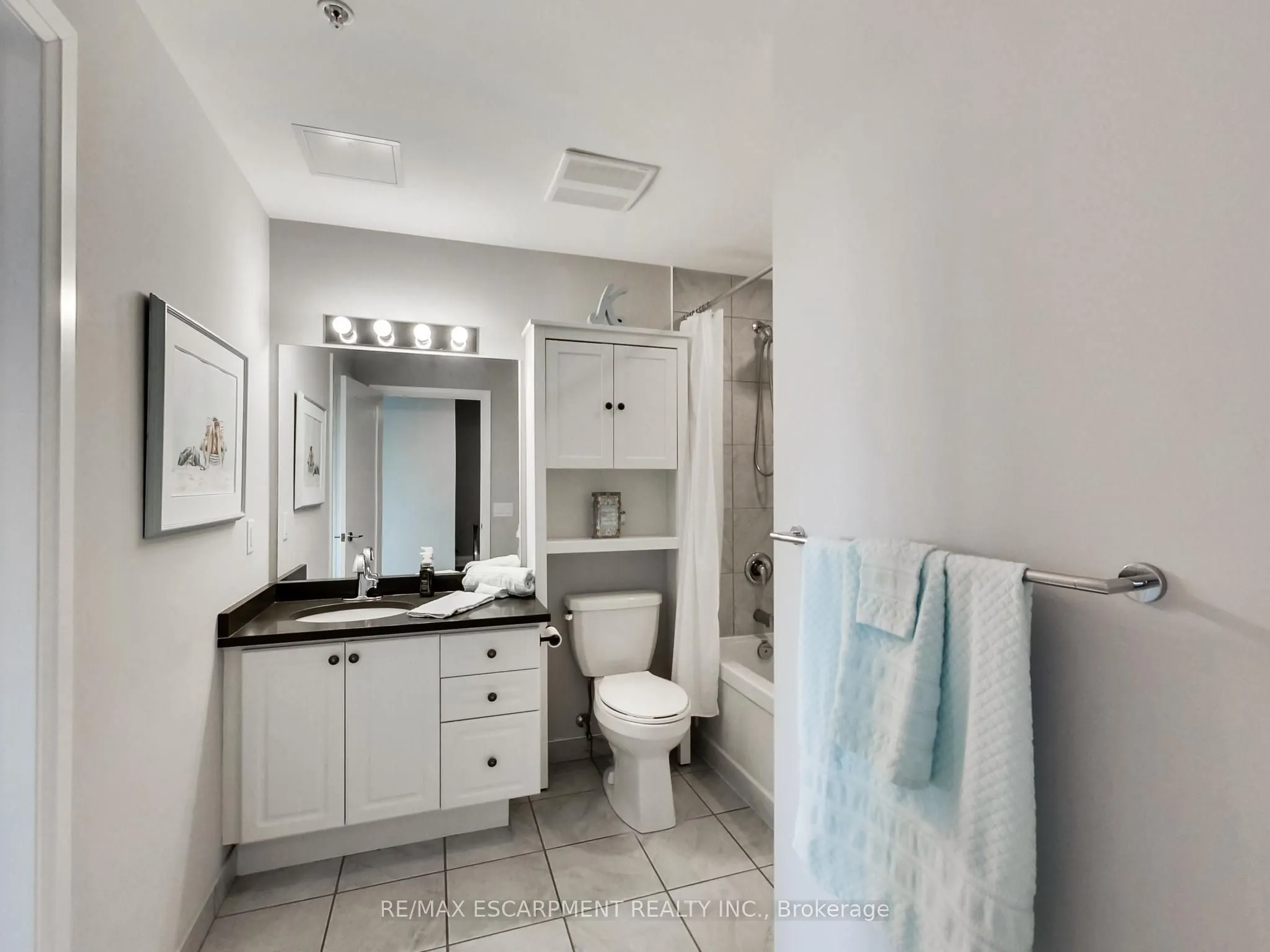 16 Concord Place #318