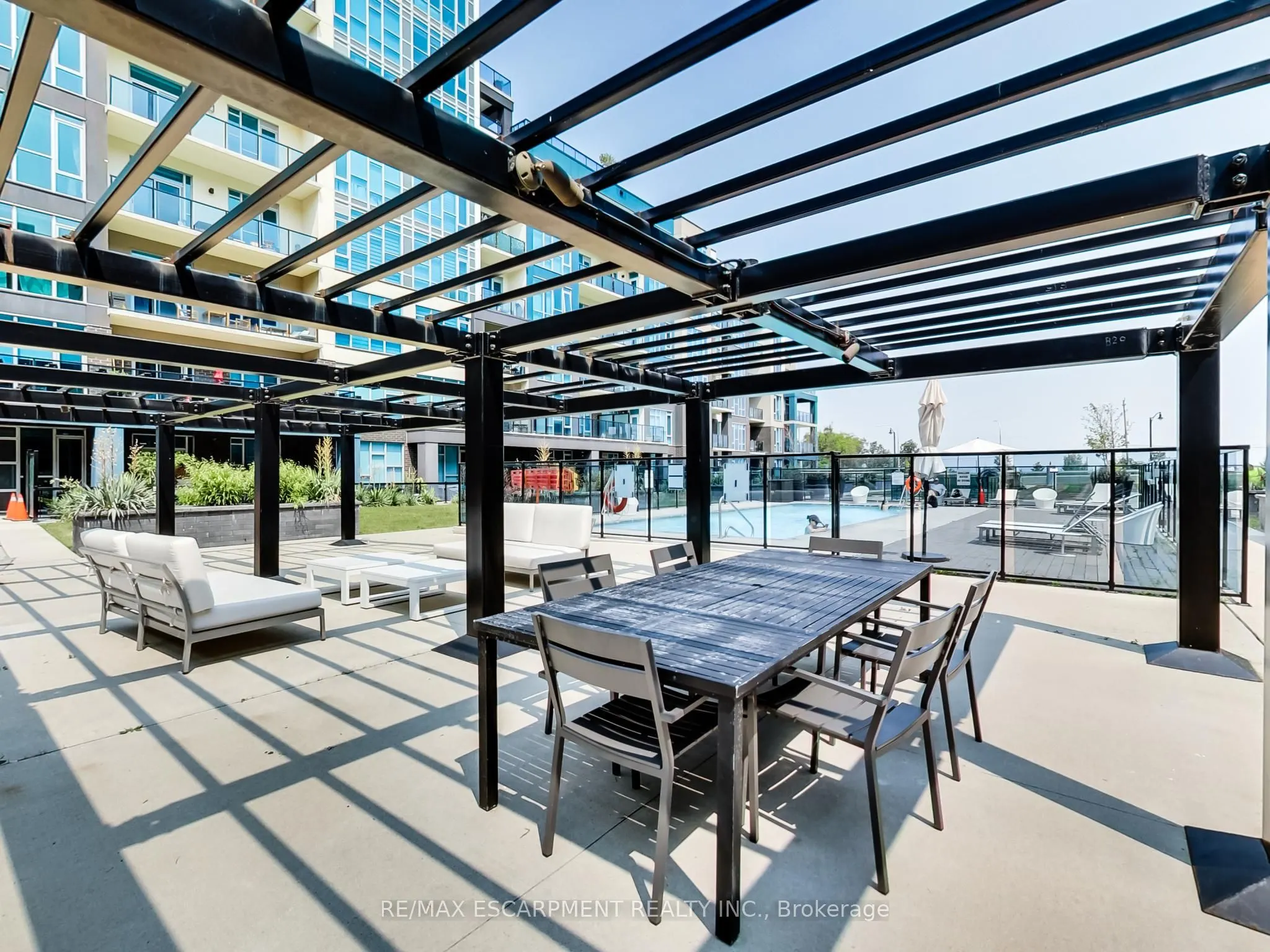 16 Concord Place #318